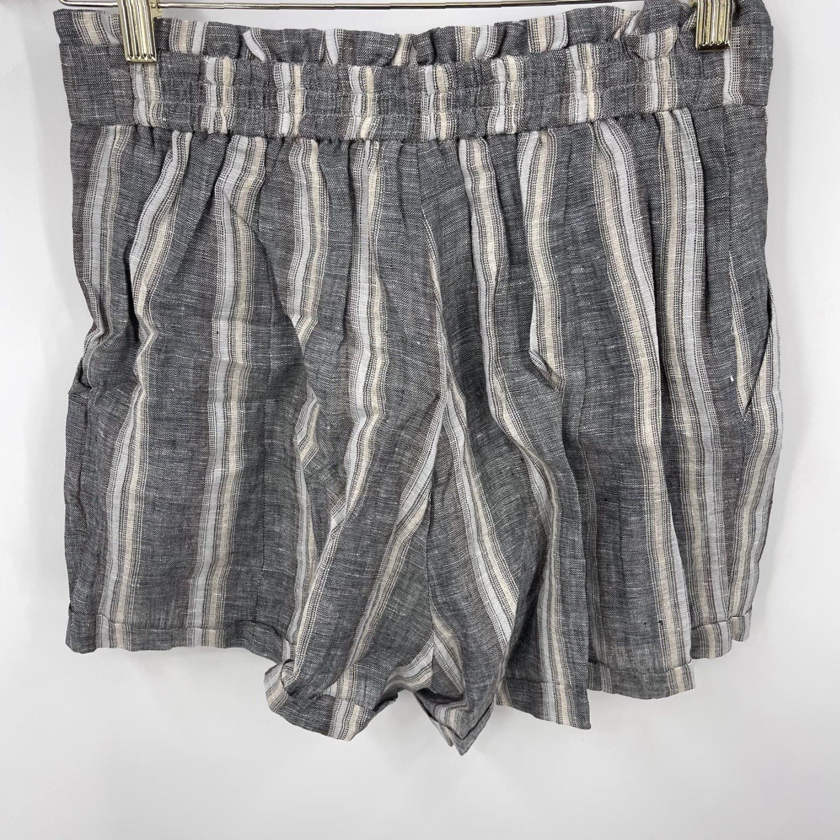 Heartloom Heartloom Paperbag Waist Shorts Womens M Gray Striped Linen Casual Bow Cuffed Bohemian Size 32" / US 10 / IT 46 - 4 Thumbnail