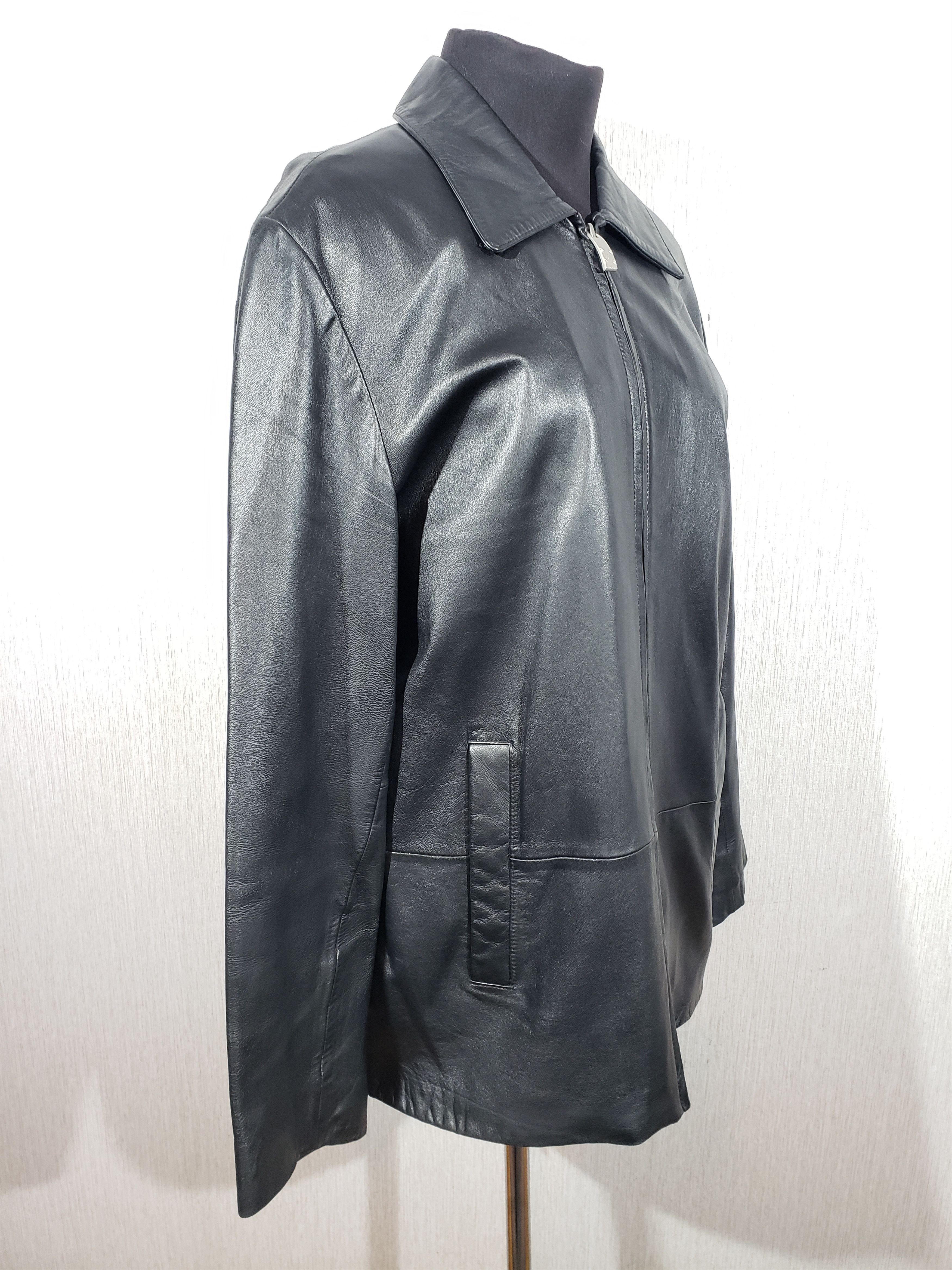 Mercedes-Benz Leather jacket with a zipper and convenient pockets. Size US L / EU 52-54 / 3 - 3 Thumbnail