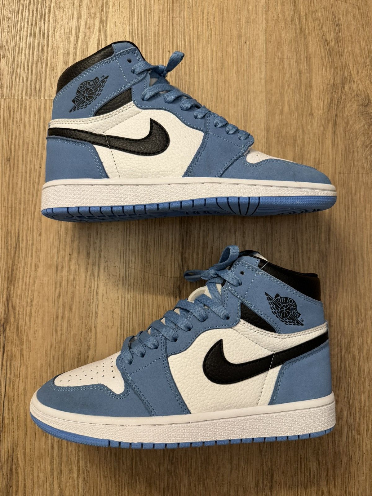 Jordan Brand Nike Air Jordan 1 High Retro UNC University Blue 39 sneakers Size US 8 / IT 38 - 2 Thumbnail
