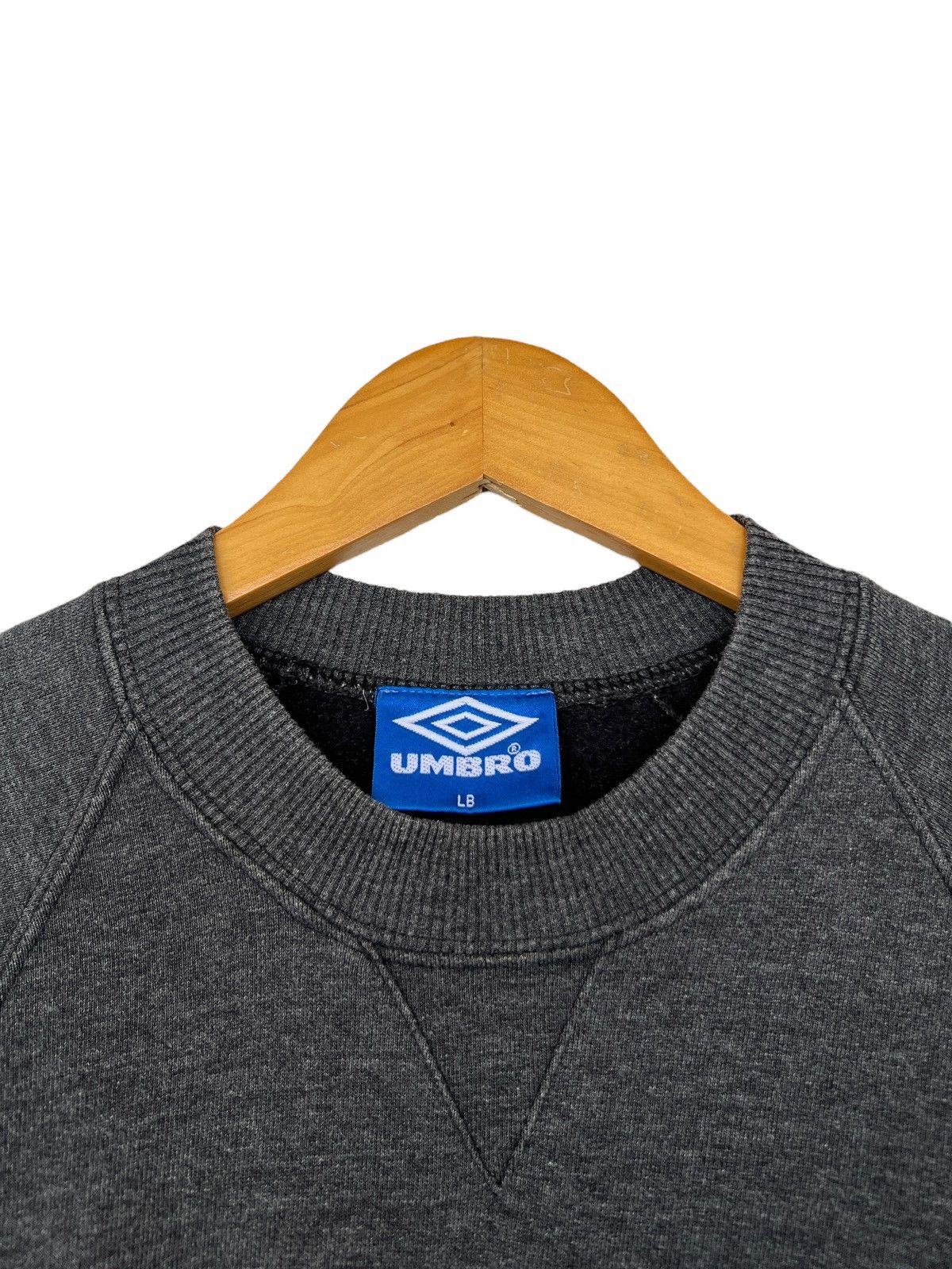 Umbro Vintage 90s Umbro Embroidered Logo Sweatshirt Size US S / EU 44-46 / 1 - 6 Thumbnail