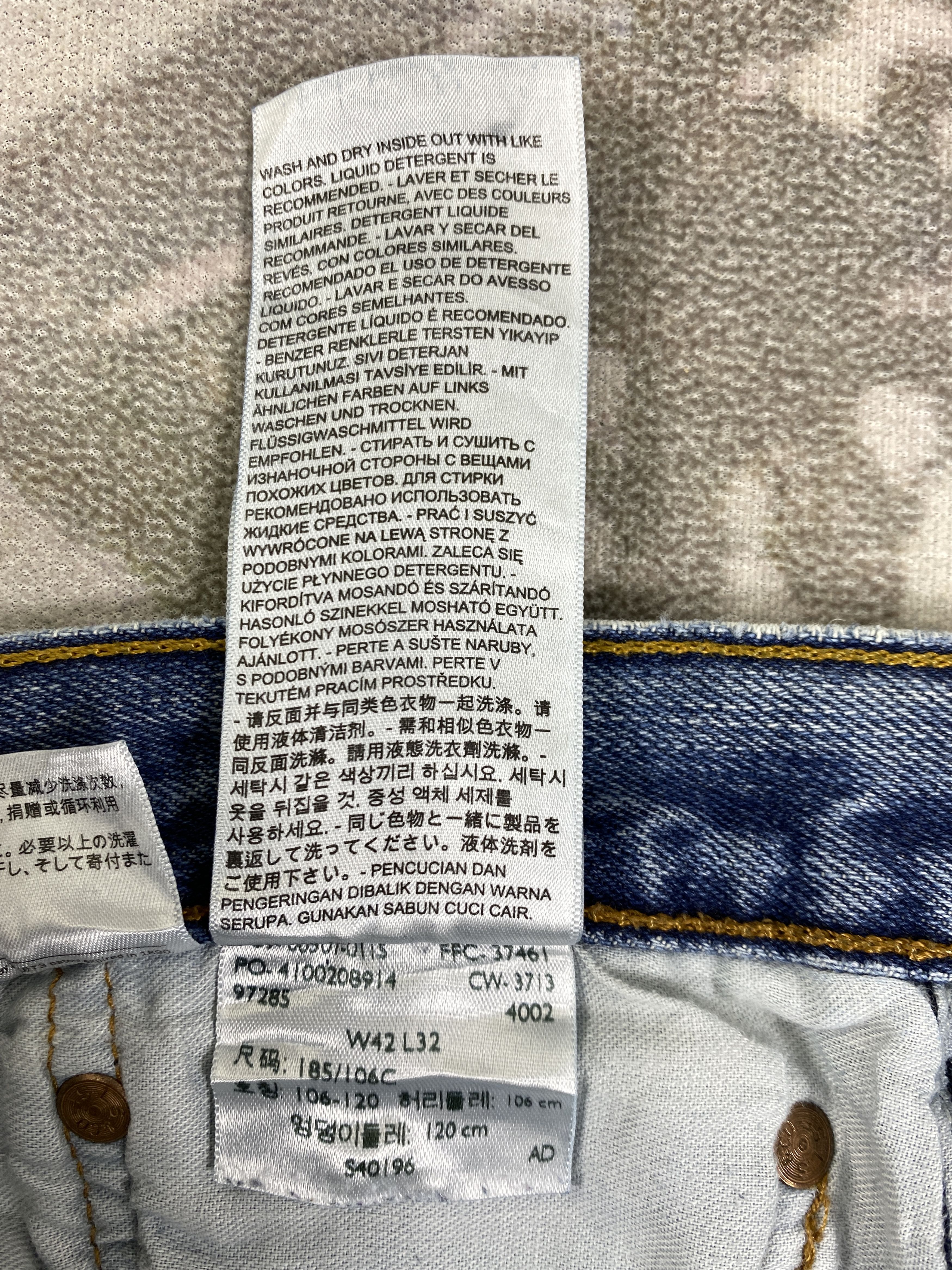 Levi's Blue Distressed Vintage Levi's Denim 41x31.5 -JN424 Size US 41 - 11 Thumbnail