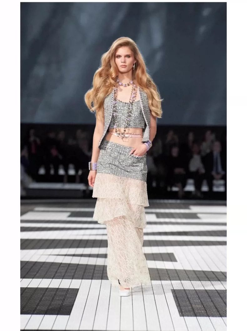 Chanel Chanel 24-letter flower sequin denim vest 2504-Nextarrow Size XXS / US 00 / IT 34 - 8 Thumbnail