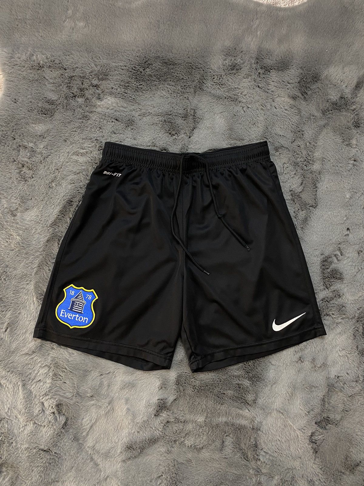 Nike × Vintage Soccer Nike Dri Fit Everton Vintage Shorts S Size US 32 / EU 48 - 2 Thumbnail
