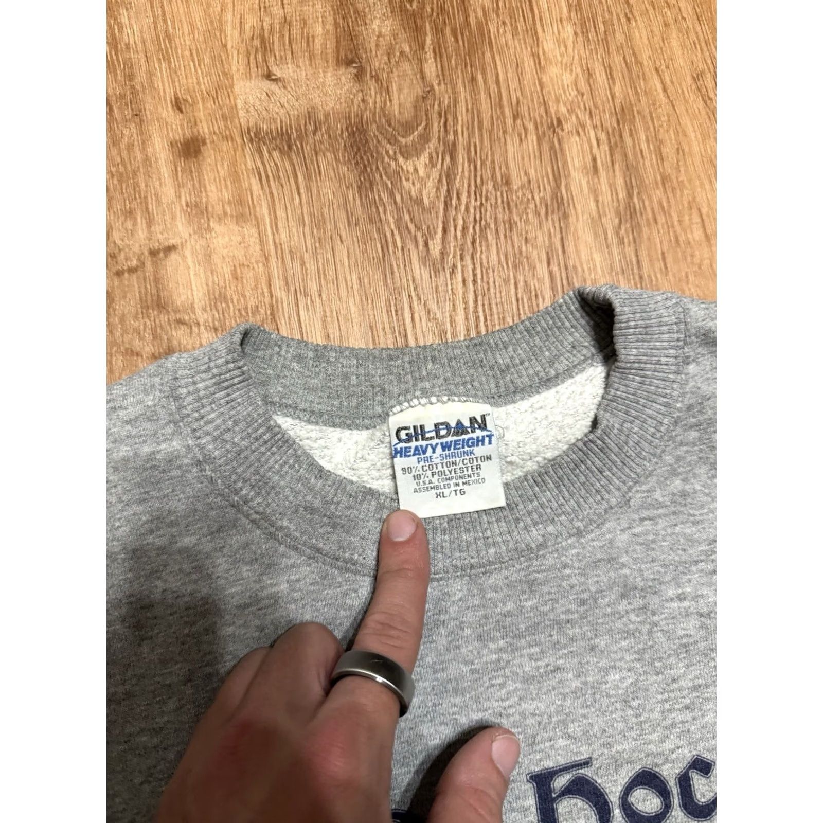 Gildan VINTAGE Greek Language softwear toys & tees Crewneck Sweatshirt Mens XL Gray Crewneck Sweatshirt Graphic Print 90s USA Classic Mens XL Gray09 Size US XL / EU 56 / 4 - 3 Thumbnail