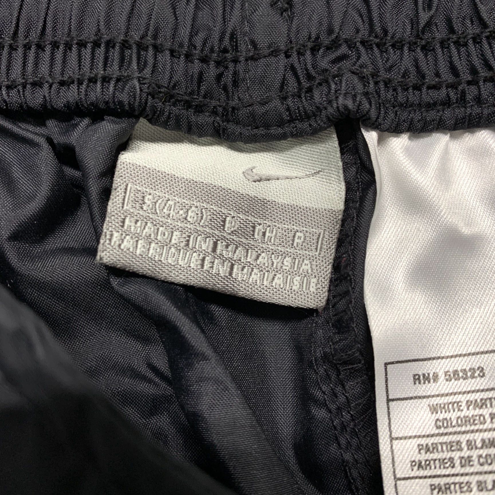 Nike Nike Running Pants Women’s Size 4/6 Black 2 Slash Pockets 8” Zipper at Ankle Size 27" / US 4 / IT 40 - 7 Thumbnail