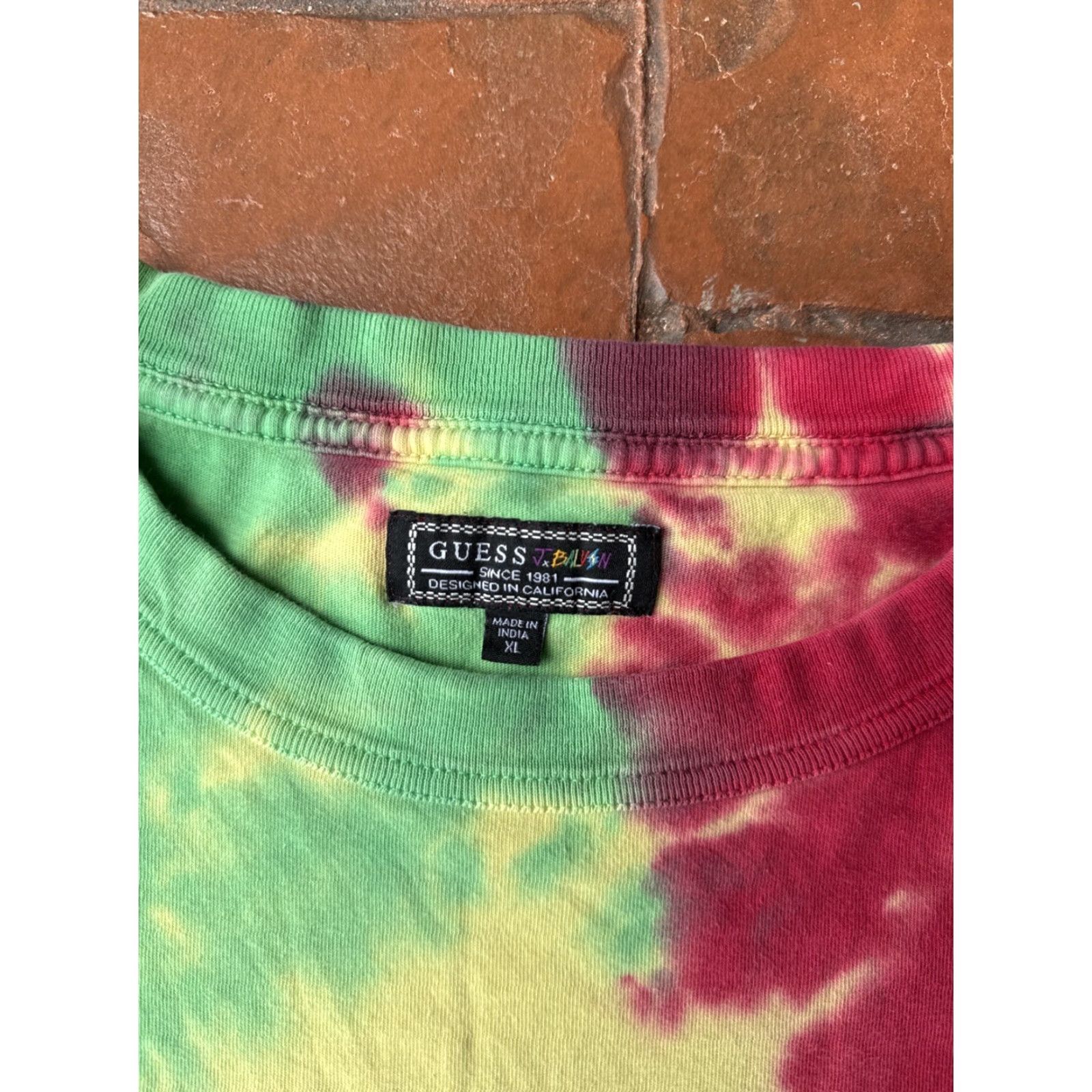 Guess Guess x J Balvin VIBRAS Logo Tie Dye T-Shirt Men’s XL Graphic Short Sleeve Size US XL / EU 56 / 4 - 2 Thumbnail