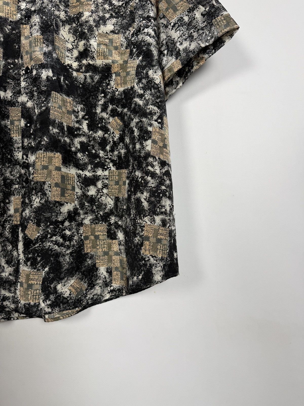 Vintage T. Corner Short Sleeve Shirt Button Up Thai Silk Vintage M-L Size US M / EU 48-50 / 2 - 5 Thumbnail