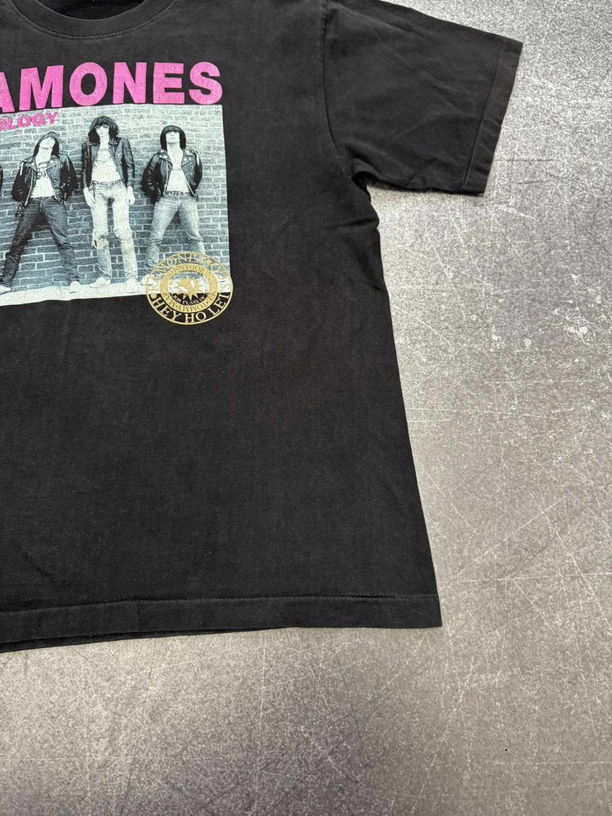 Band Tees VINTAGE 90S RARE RAMONES HEY HO Lets GO TOUR T SHIRT Rock Size US L / EU 52-54 / 3 - 4 Thumbnail