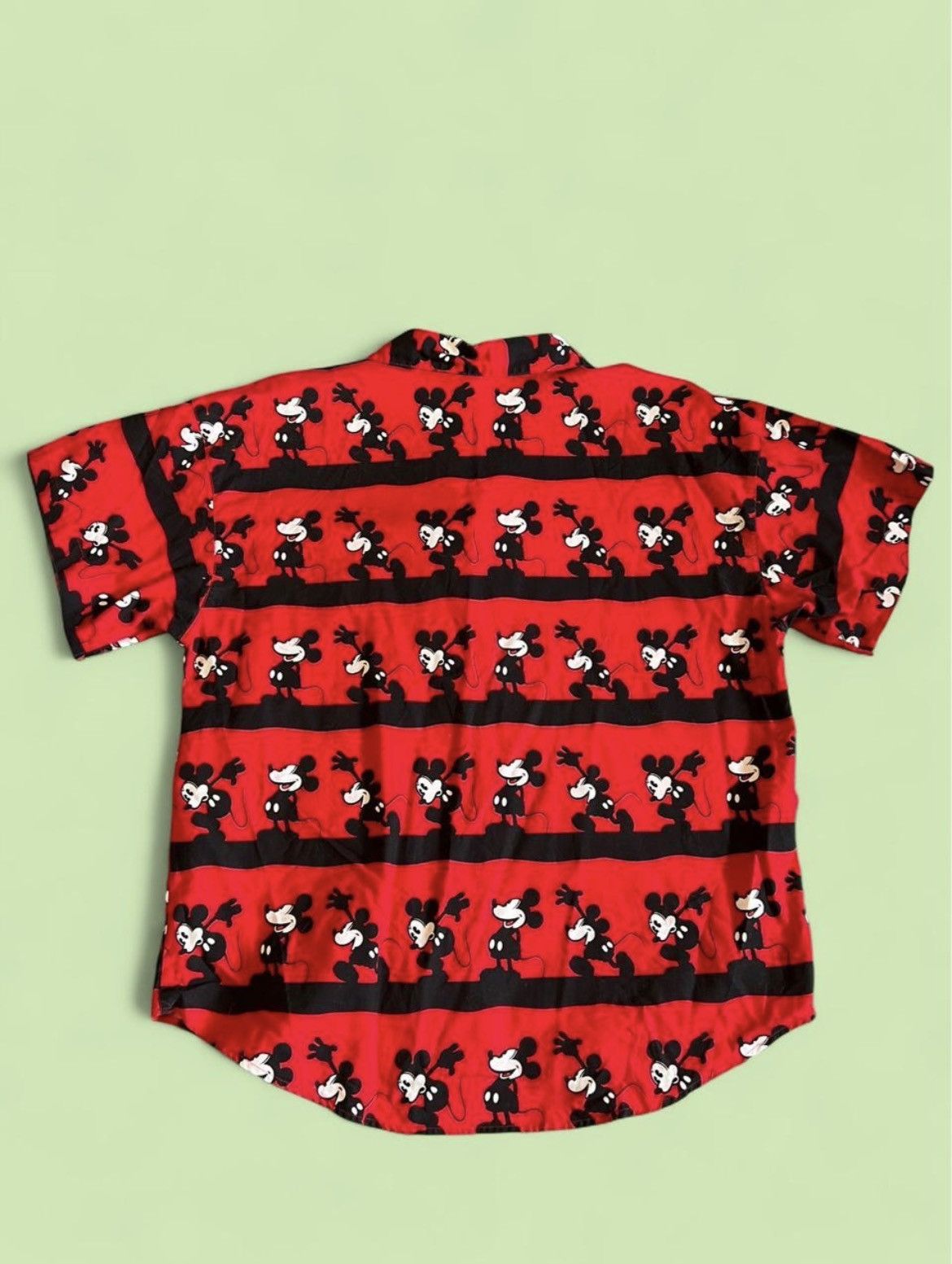 Disney Mickey AOP Button down and shorts SET, Mens L. Mickey & Co. Size US L / EU 52-54 / 3 - 5 Thumbnail