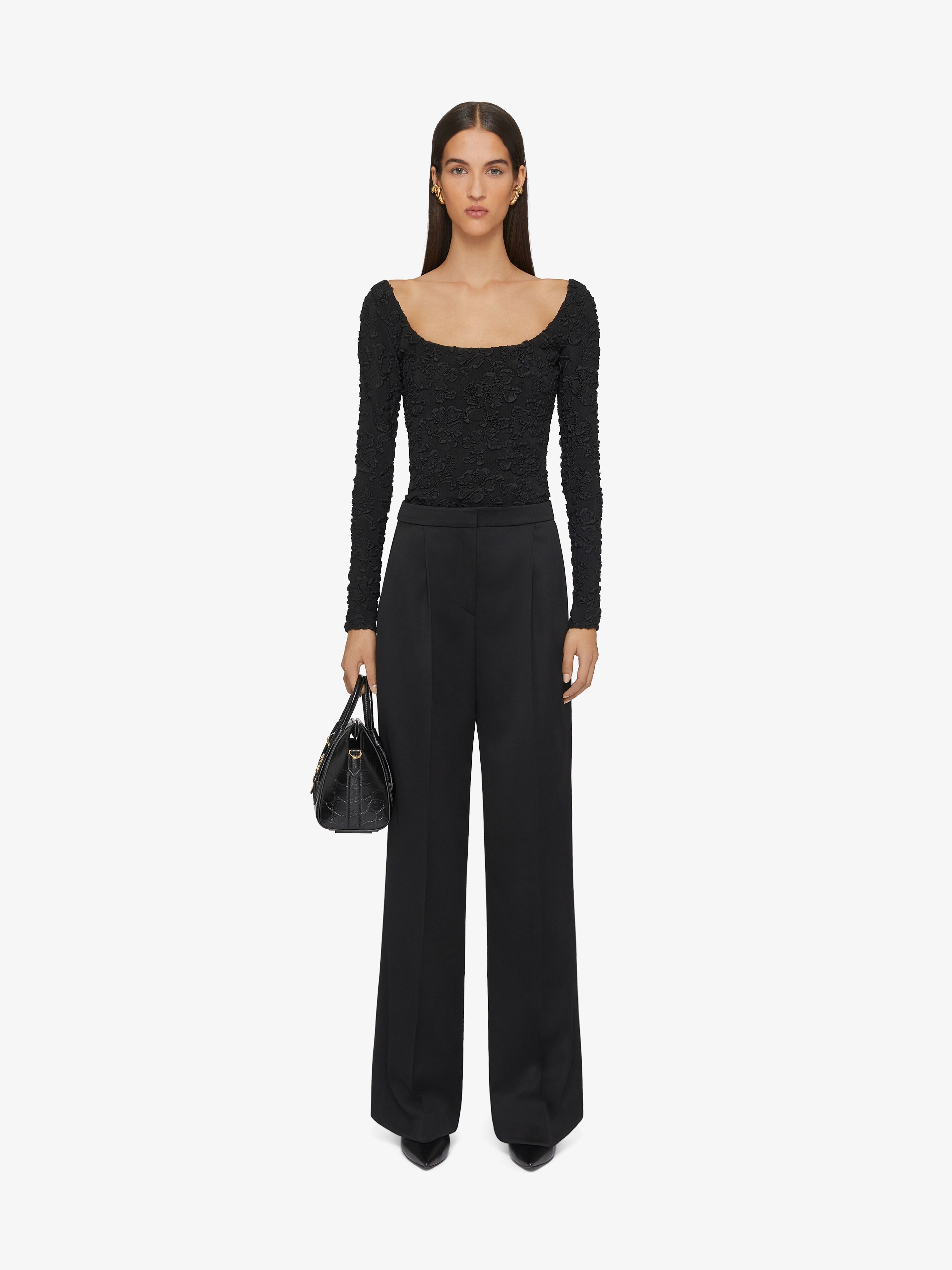 Givenchy o1w1db10825 Deep Round Neck Long Sleeve T-Shirt in Black Size M / US 6-8 / IT 42-44 - 2 Thumbnail