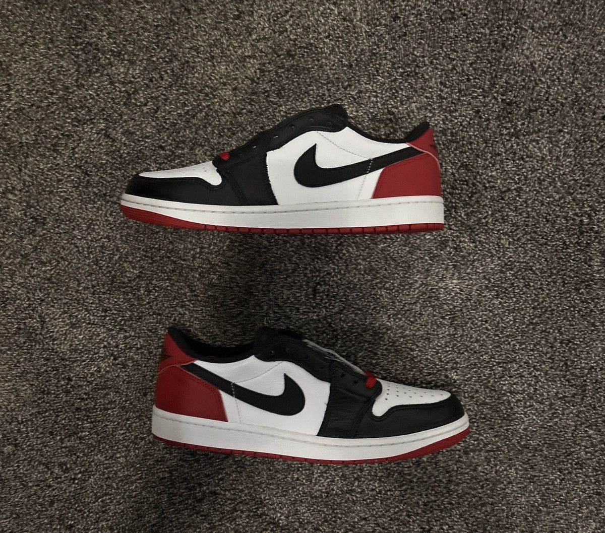 Jordan Brand × Nike Air Jordan 1 Retro Low OG Black Toe Size US 11 / EU 44 - 1 Thumbnail