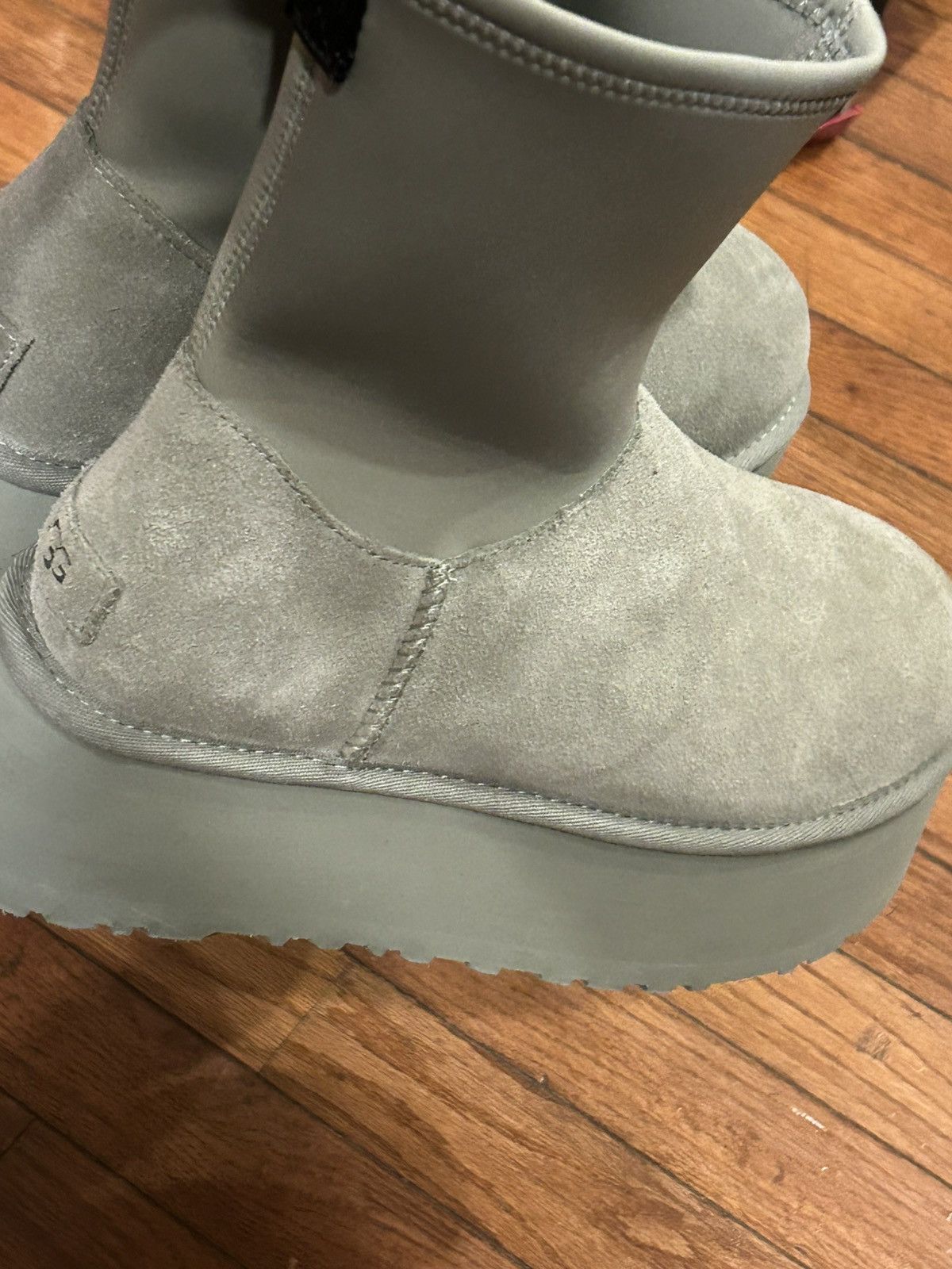 Ugg New Ugg Women Suede Classic Size US 8 / IT 38 - 6 Thumbnail