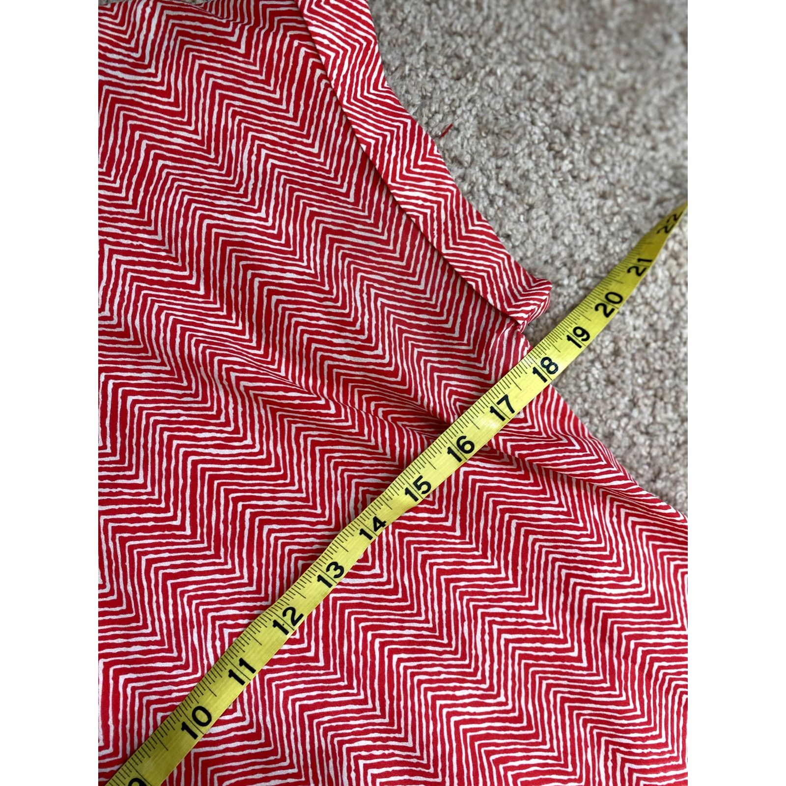 Forever 21 Red and White Chevron Forever 21 Women's Shirt S Size S / US 4 / IT 40 - 4 Thumbnail
