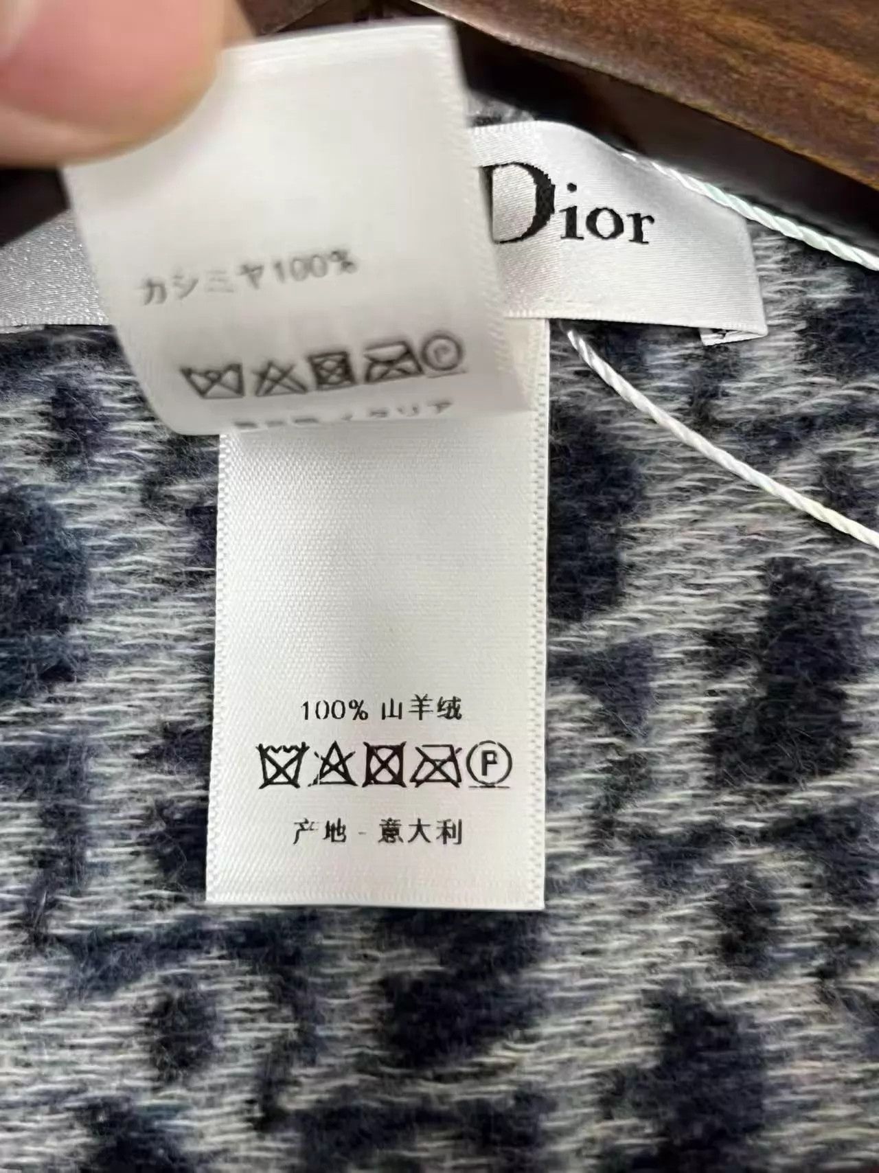 Dior Dior Cashmere Cape Scarf 128x68cm AG804 Size ONE SIZE - 3 Thumbnail