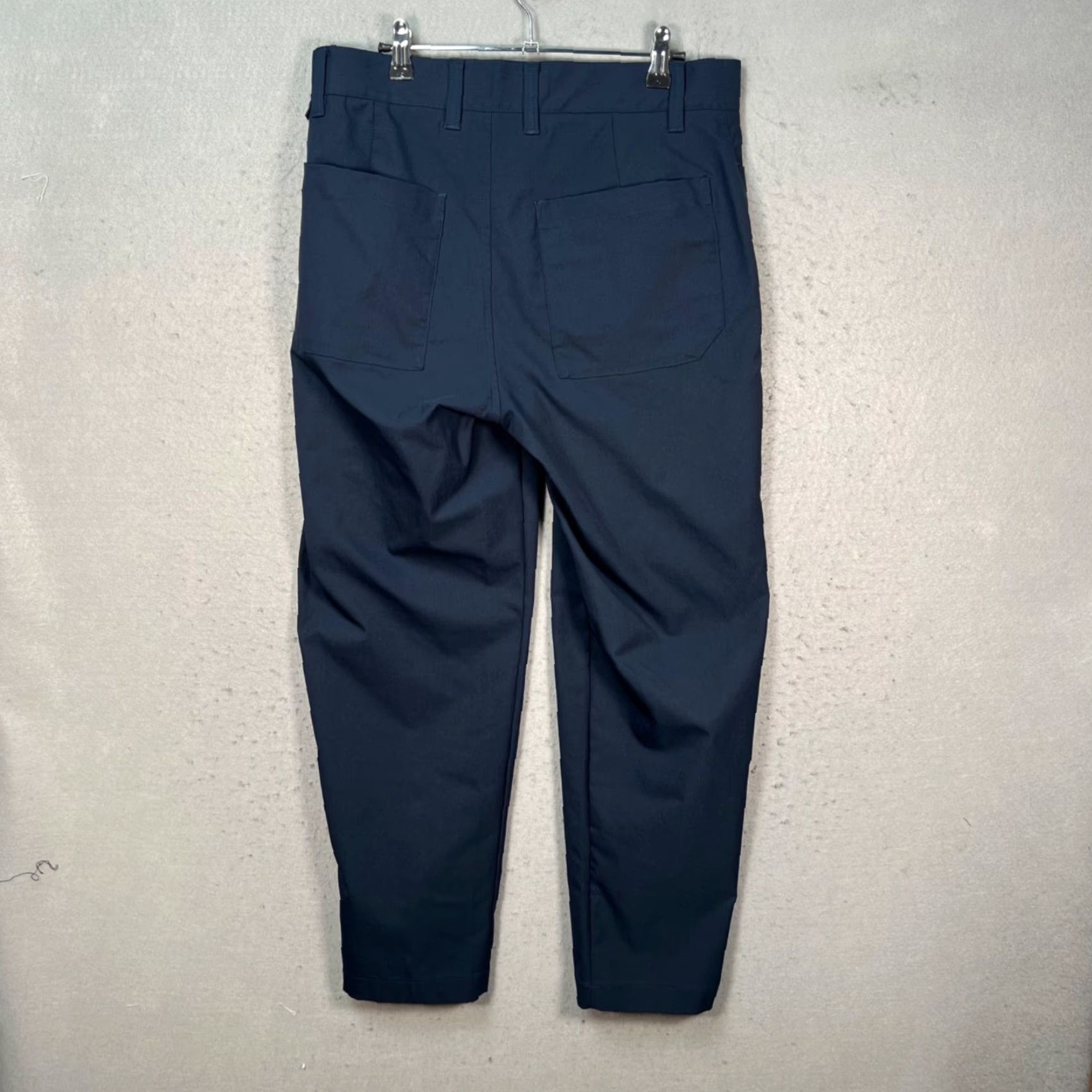 Lululemon Lululemon Mens 30 Navy Blue Slim Fit Tapered Leg Stretch Pants Shirt? Size US 30 / EU 46 - 2 Thumbnail