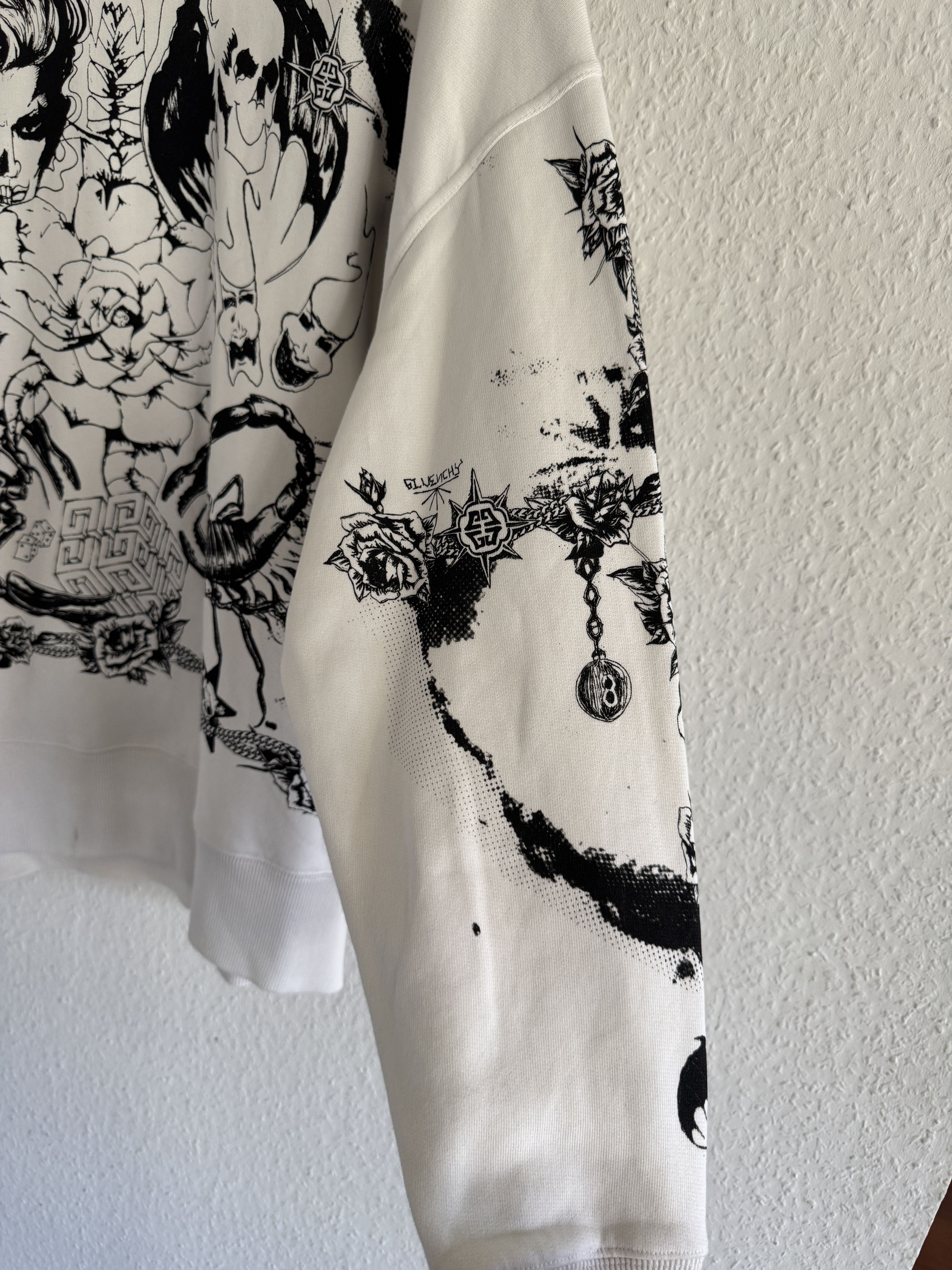 Givenchy Givenchy All Over Graphic Hoodie – White Size US S / EU 44-46 / 1 - 8 Thumbnail
