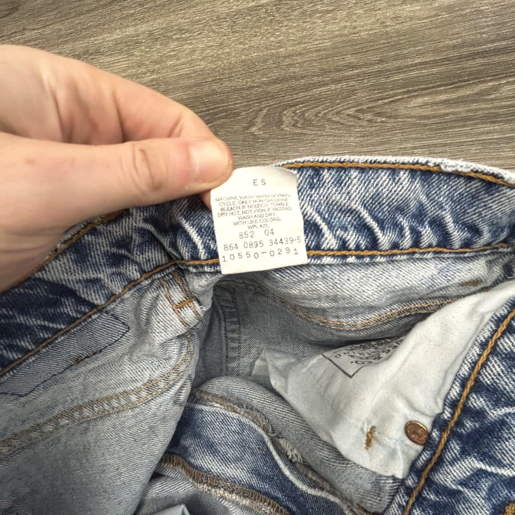 Levi's VINTAGE Levi's 550 Jeans Womens 13 Light Wash Blue Relaxed Fit Tapered USA 90s Size 34" / US 12 / IT 48 - 5 Thumbnail