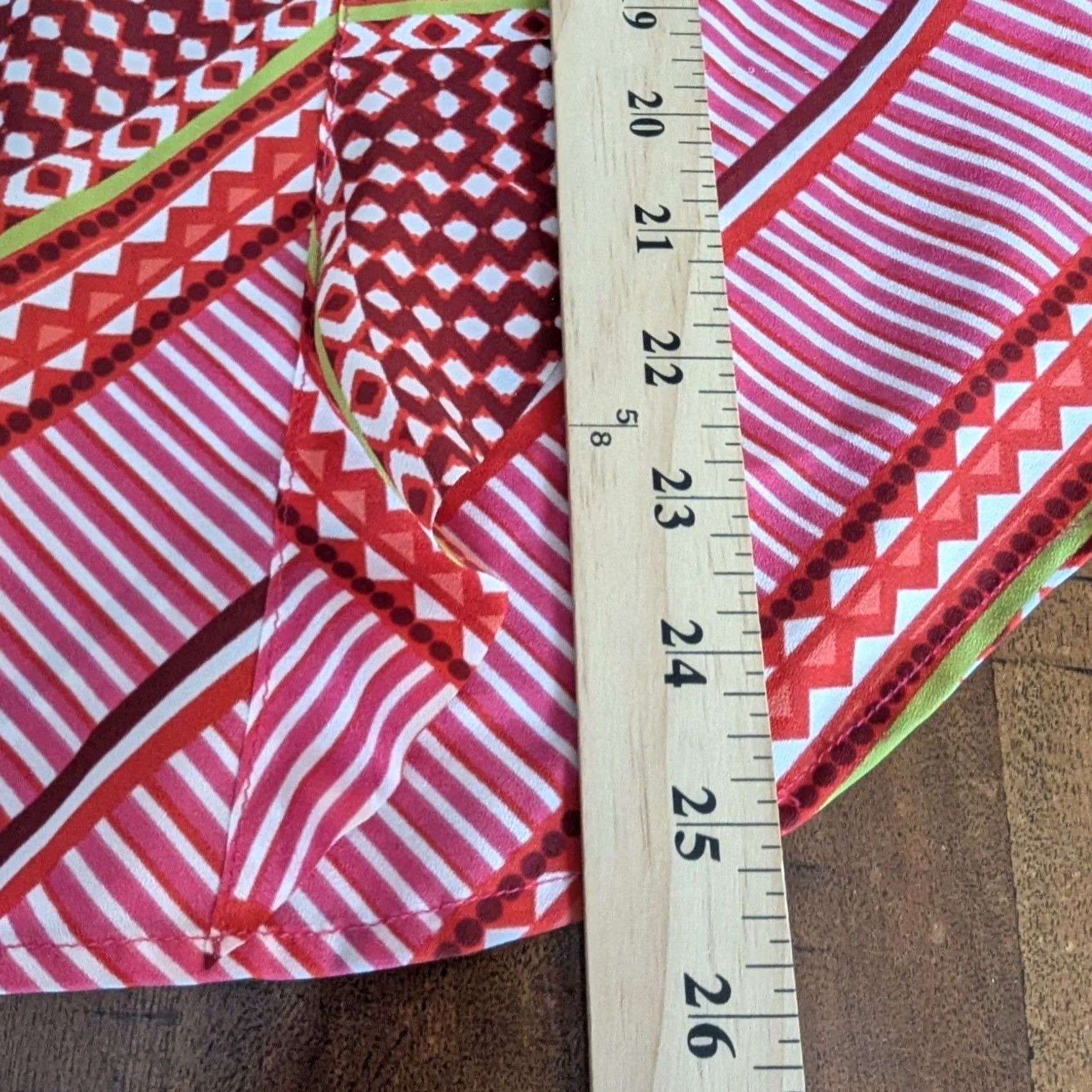 Banana Republic Banana Republic Blouse Top V-Neck Sleeveless Geometric Ruffle Multicolor Red Pink Sz S Womens Size S / US 4 / IT 40 - 6 Thumbnail