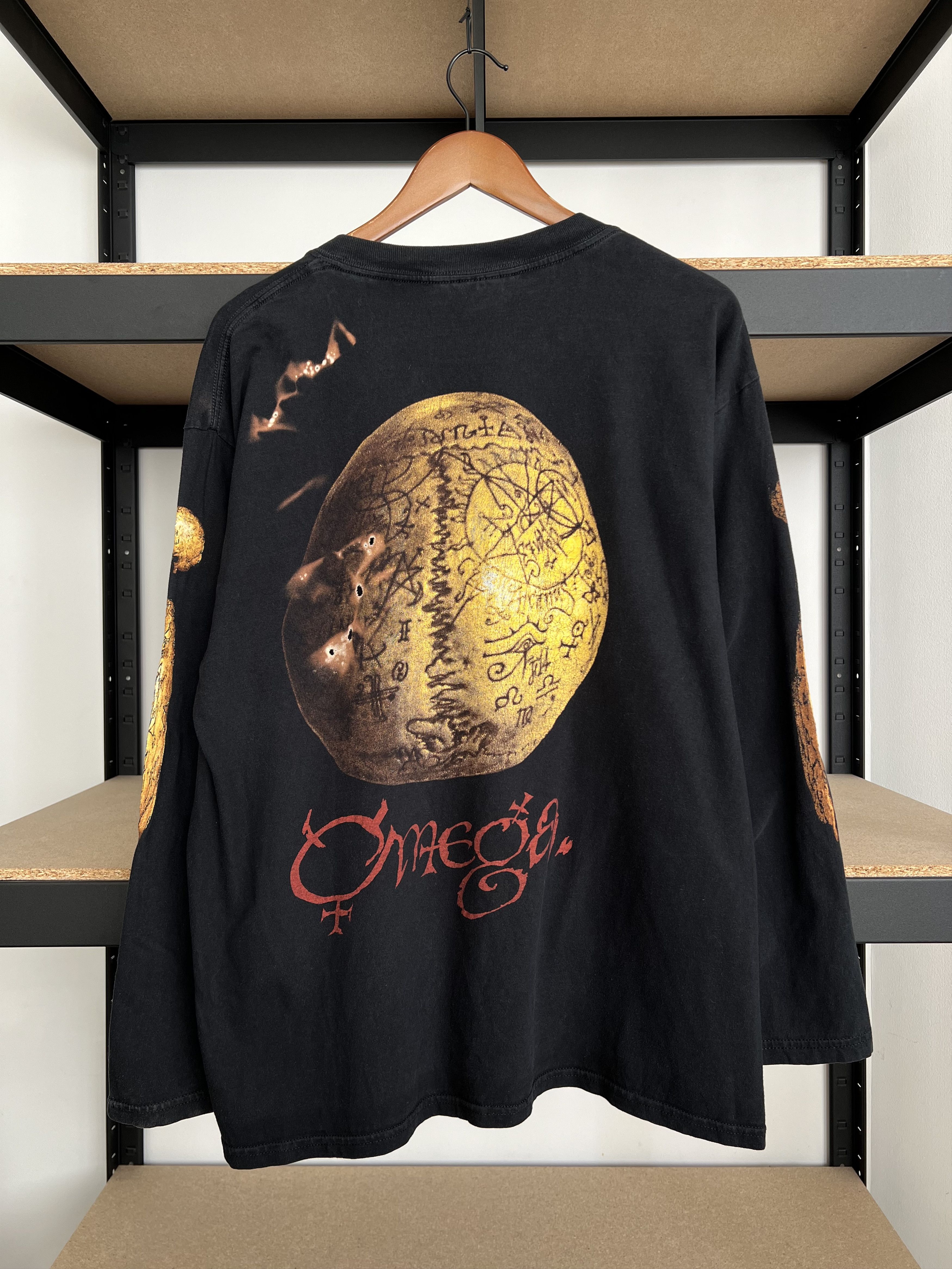 Vintage Vintage 90s Alchemy Gothic Omega Skull Long Sleeve T-shirt Size US L / EU 52-54 / 3 - 4 Thumbnail