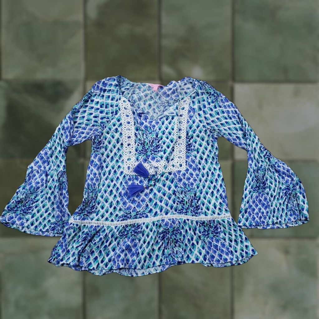 Lilly Pulitzer Lilly Pulitzer Amisa Top Womens XS Blue Green Boho Peplum Bell Sleeve Tunic Blouse Geometric Crochet Tasseled Ruffle V-Neck Long Sleeve Size XS / US 0-2 / IT 36-38 - 1 Thumbnail
