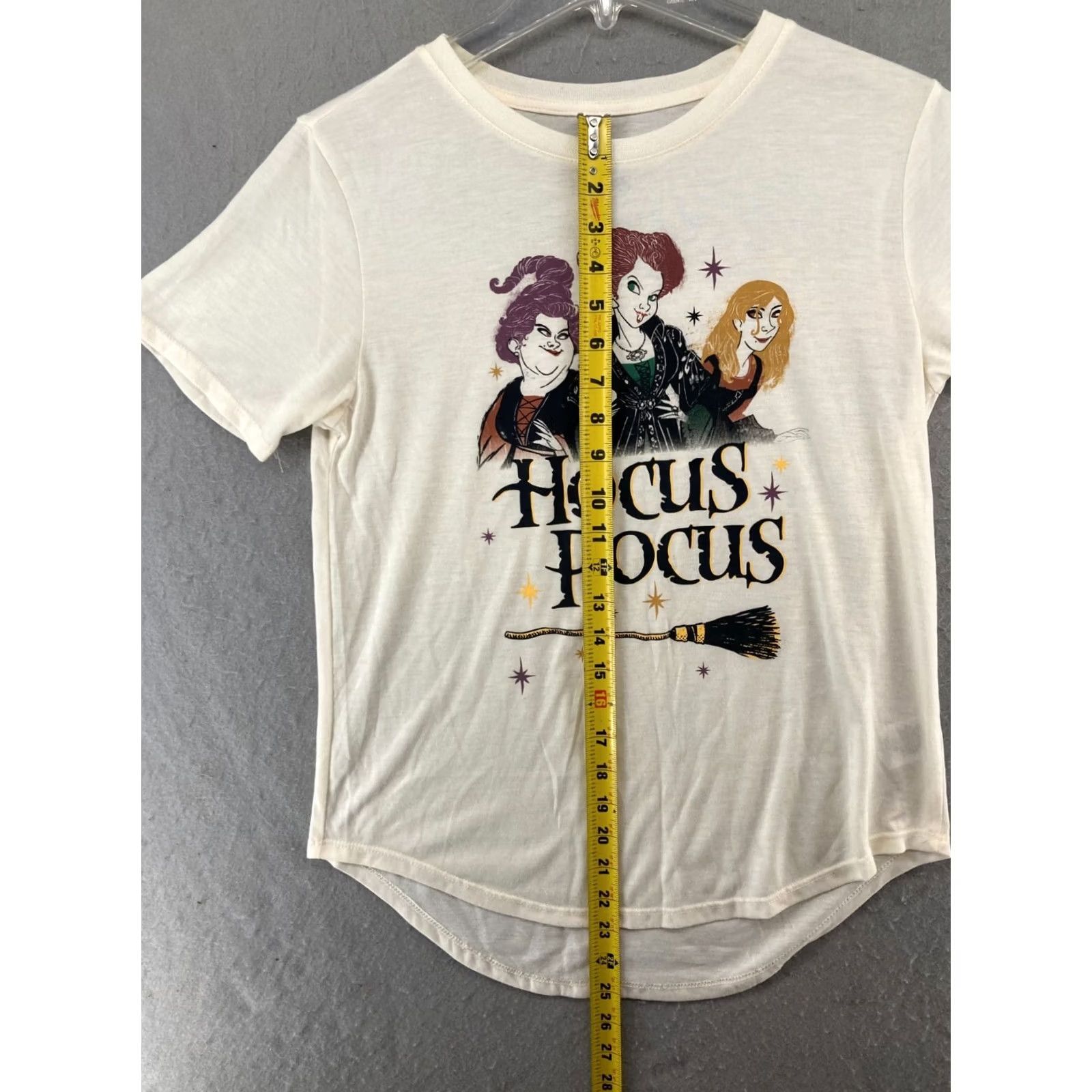 Vintage Hocus Pocus T-Shirt Womens L Beige Halloween Graphic Print Crew Neck Short Sleeve Cap Sleeve Jersey Polyester Blend Vintage: No Size L / US 10 / IT 46 - 3 Thumbnail