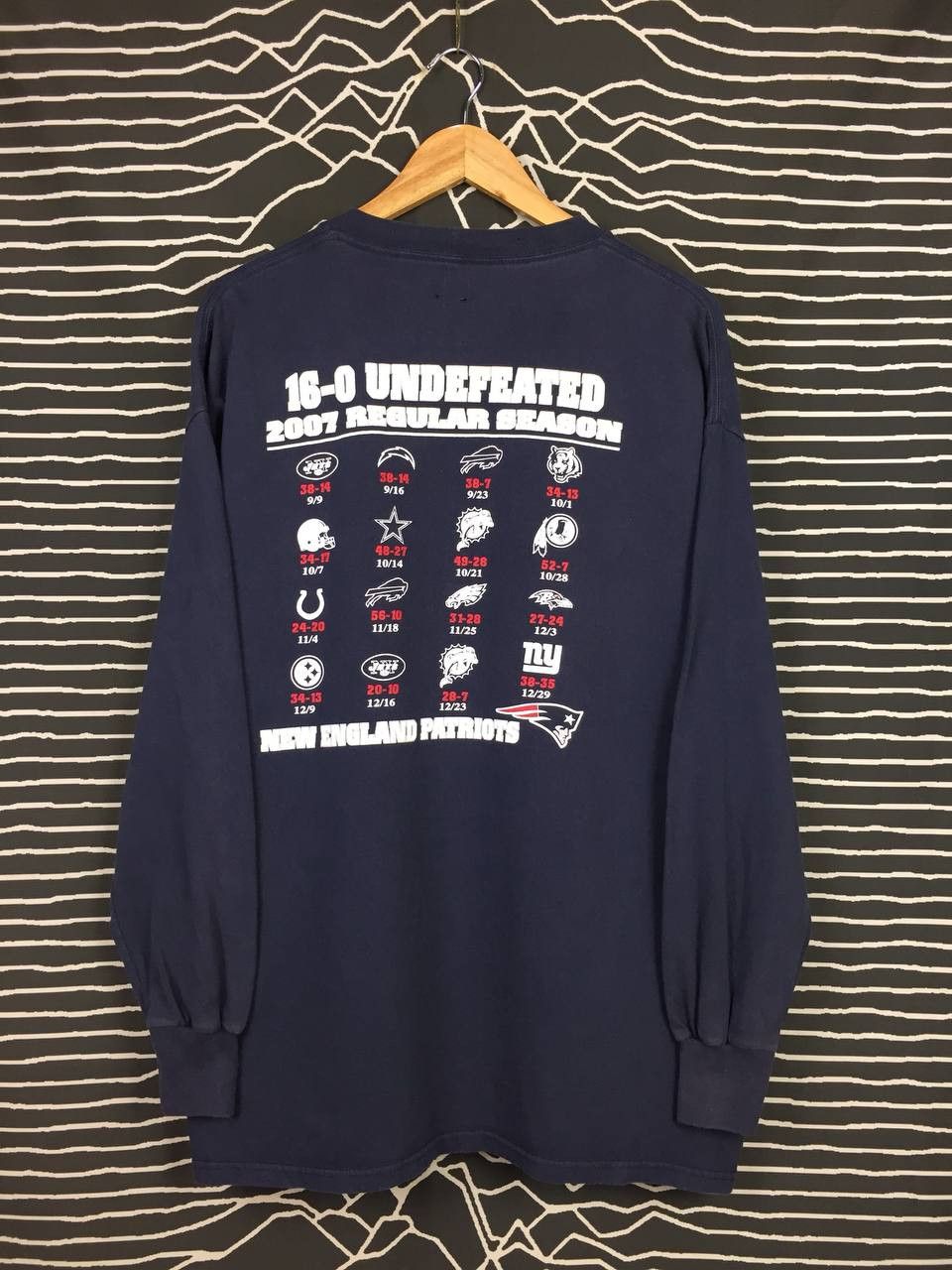 NFL × Sports Specialties × Vintage New England Patriots NFL Undefeated 2007 Regular Season Tee Size US XL / EU 56 / 4 - 7 Thumbnail
