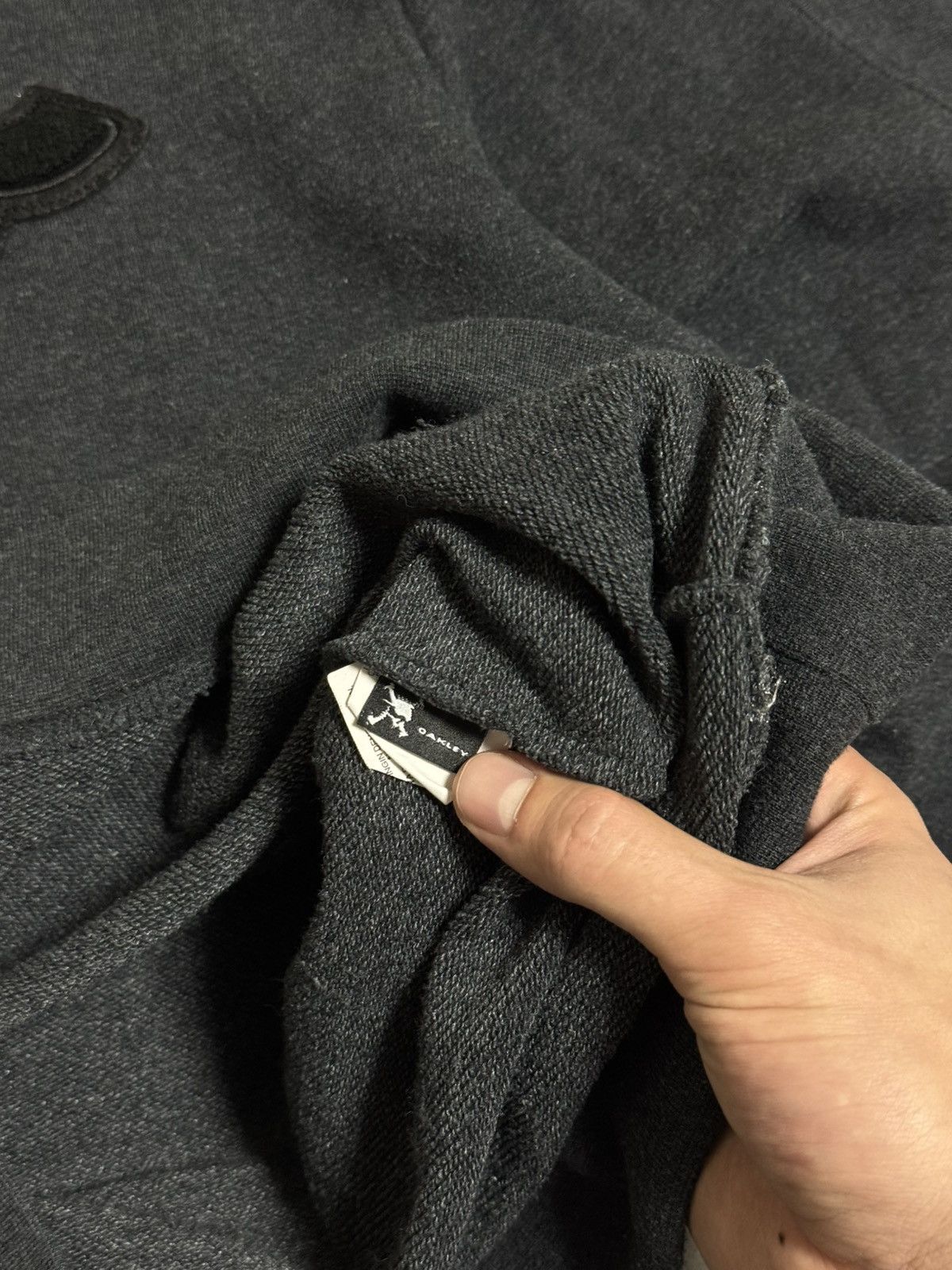 Oakley Rare Oakley Factory Y2K outdoor sweatshirt mens size XL Size US XL / EU 56 / 4 - 11 Thumbnail