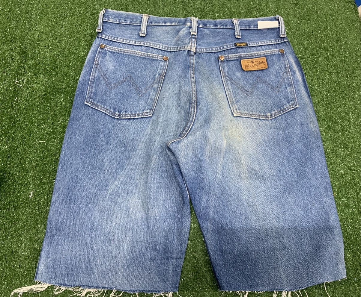 Wrangler DISTRESSED WRANGLER BLUE BELL. Size US 34 / EU 50 - 9 Thumbnail