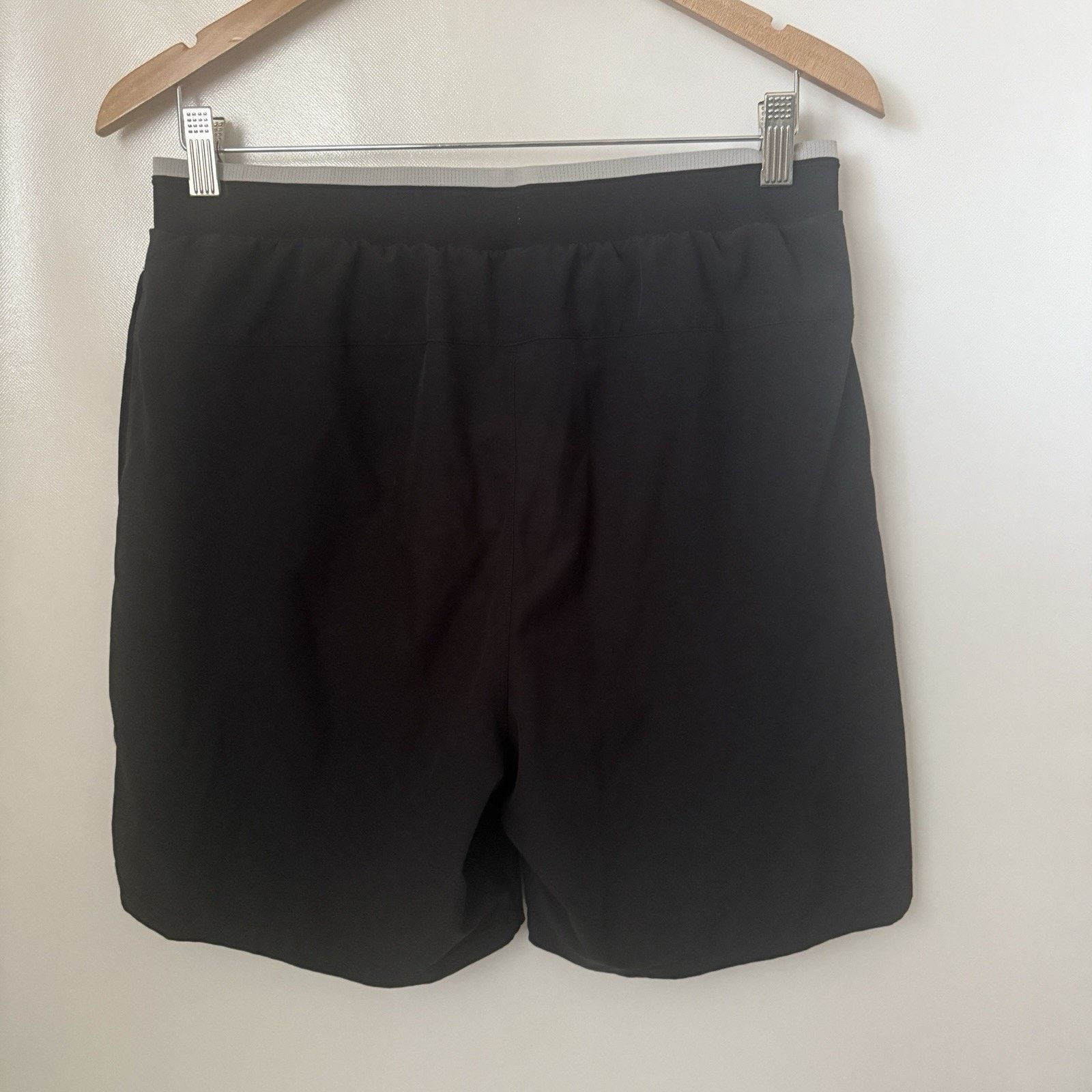 Fabletics Fabletics The Fundamental Lined Stretch Pockets Gym Casual Size US 30 / EU 46 - 3 Thumbnail