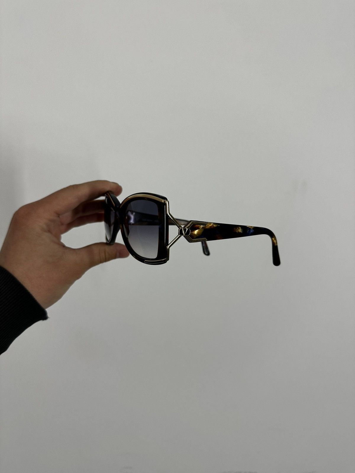 Valentino Valentino Sunglasses With Case Size ONE SIZE - 2 Thumbnail