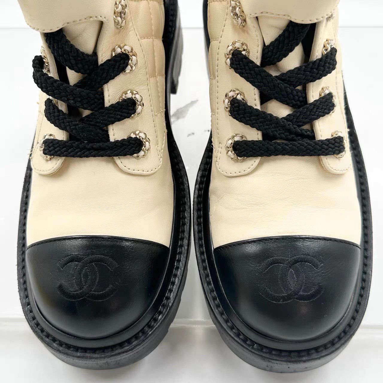 Chanel Chanel Quilted CC Logo Black & White Combat Boots K12 Size US 5 / IT 35 - 6 Thumbnail