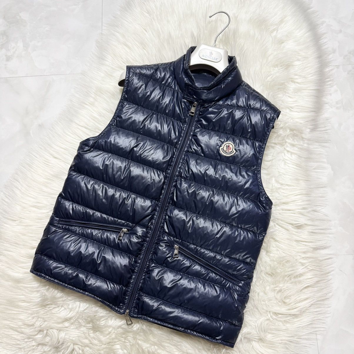 Moncler Authentic, Mint Condition Moncler GUI Gilet Light Down Vest Size US XS / EU 42 / 0 - 4 Thumbnail