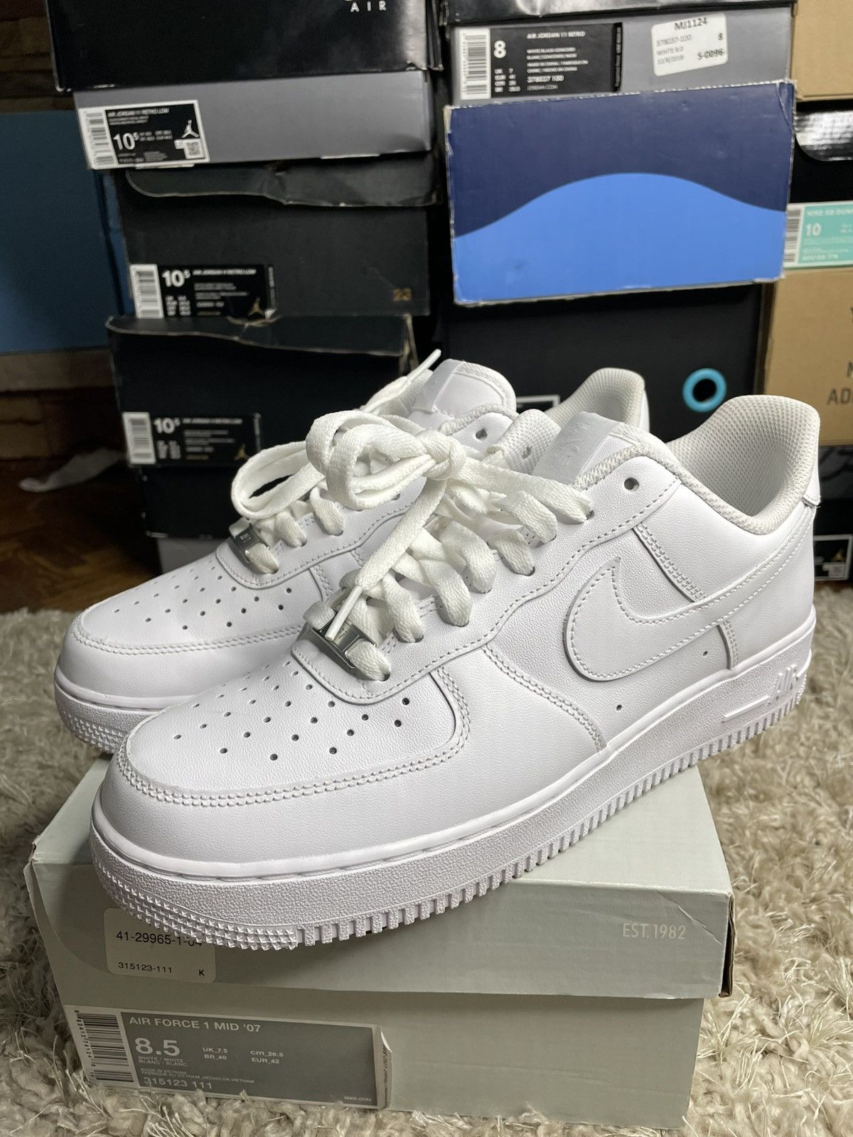 Nike Nike Air Force 1 Triple White Size US 9 / EU 42 - 1 Thumbnail