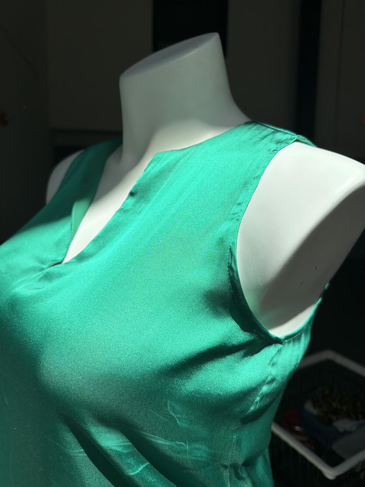 Other Sincerely Jules Emerald Green Satin Sleeveless Blouse Size L Size ONE SIZE - 5 Thumbnail