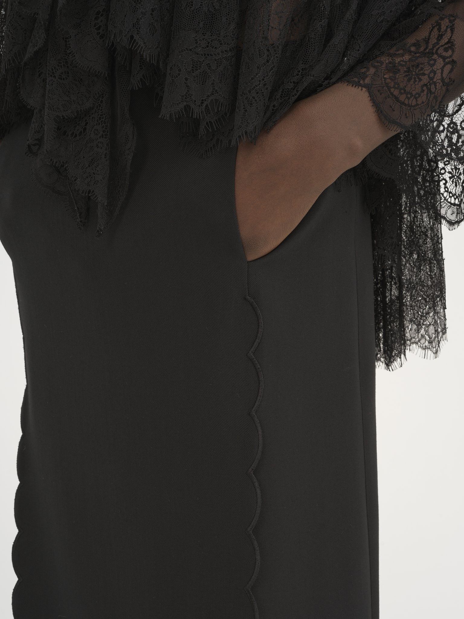 Chloe o1loc1c11025 Scallop Embroidered Skirt in Black Size 27" / US 4 / IT 40 - 5 Thumbnail