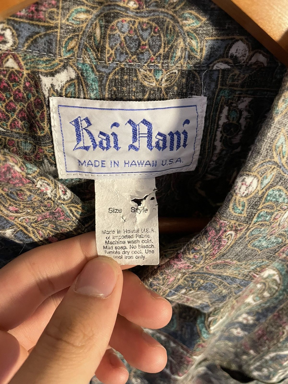 Vintage Vintage 90’s Sunfaded Hawaiian Button Up Shirt Size US L / EU 52-54 / 3 - 3 Thumbnail