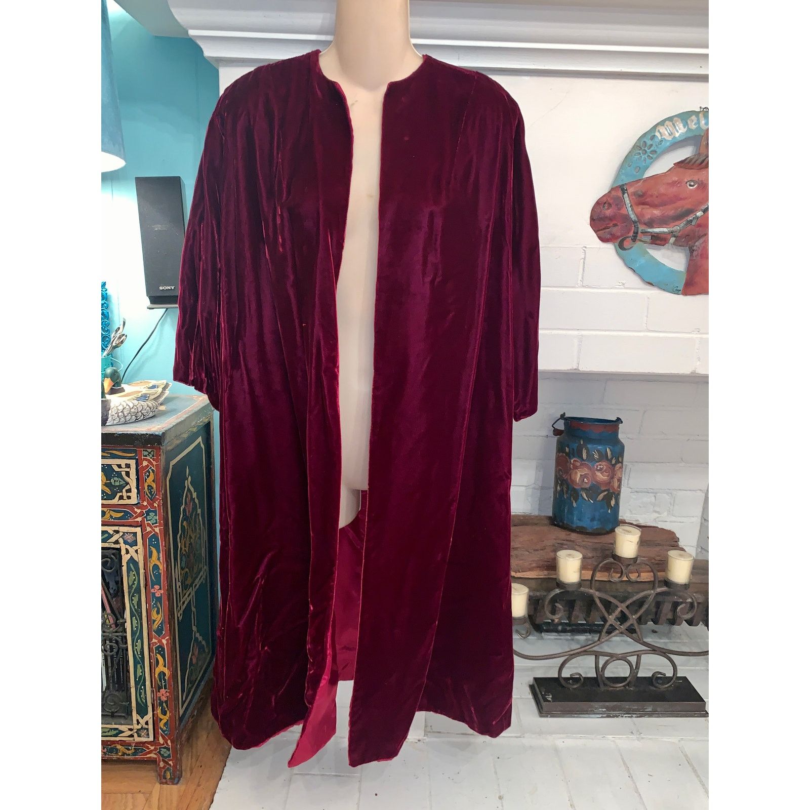 Vintage VINTAGE BURGUNDY VELVET OPERA COAT Size ONE SIZE - 1 Thumbnail