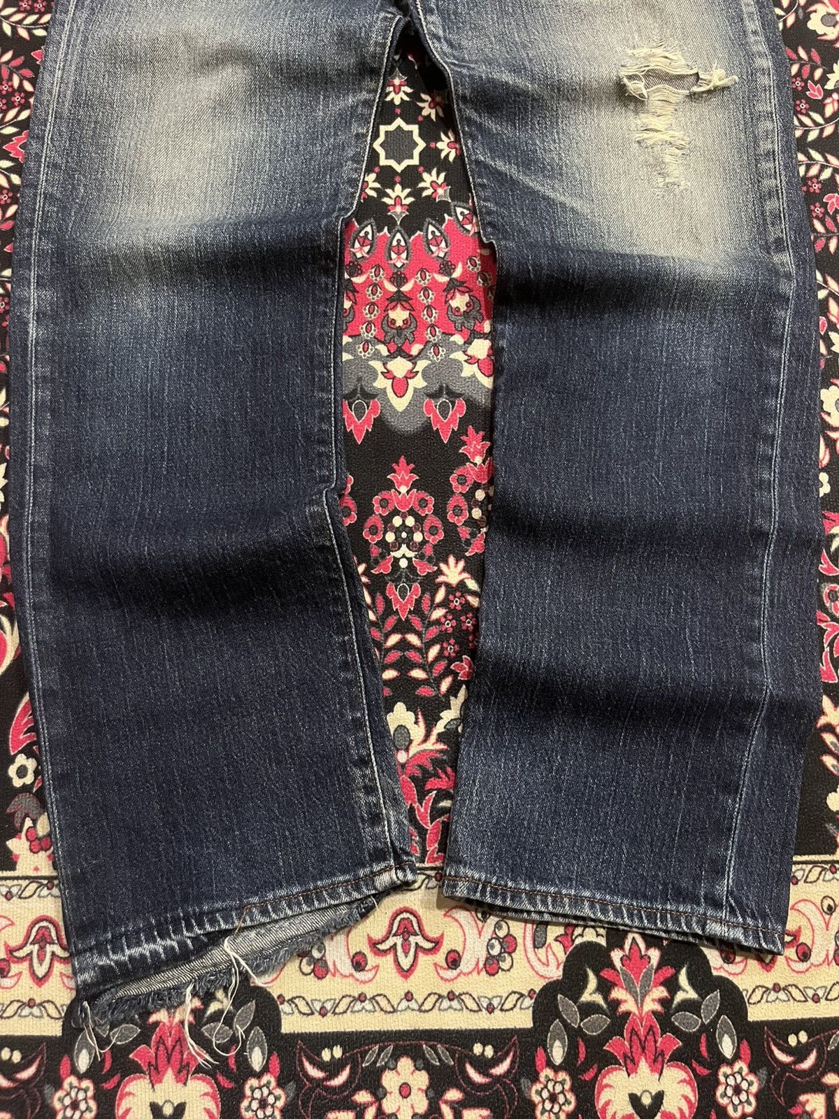 Jun Takahashi ⚡️Vintage⚡️Uniqlo UJ Dark Blue Washed Distressed Frayed Jeans Size US 33 - 9 Thumbnail