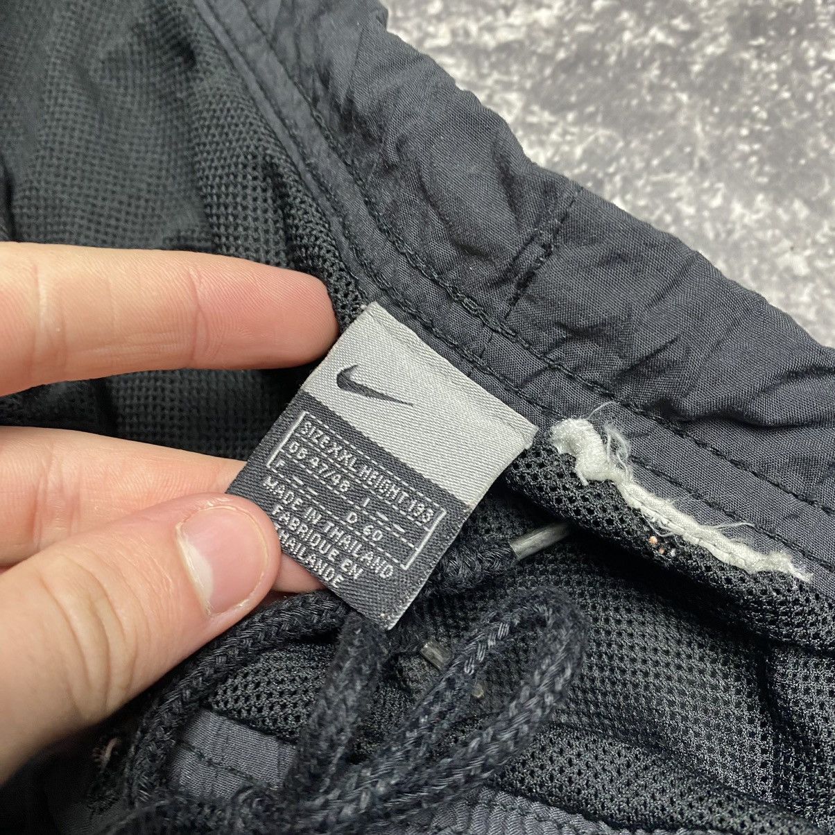 Other Vintage Nike Small Swoosh Nylon 00’s Drill y2k shorts Size US 38 / EU 54 - 6 Thumbnail