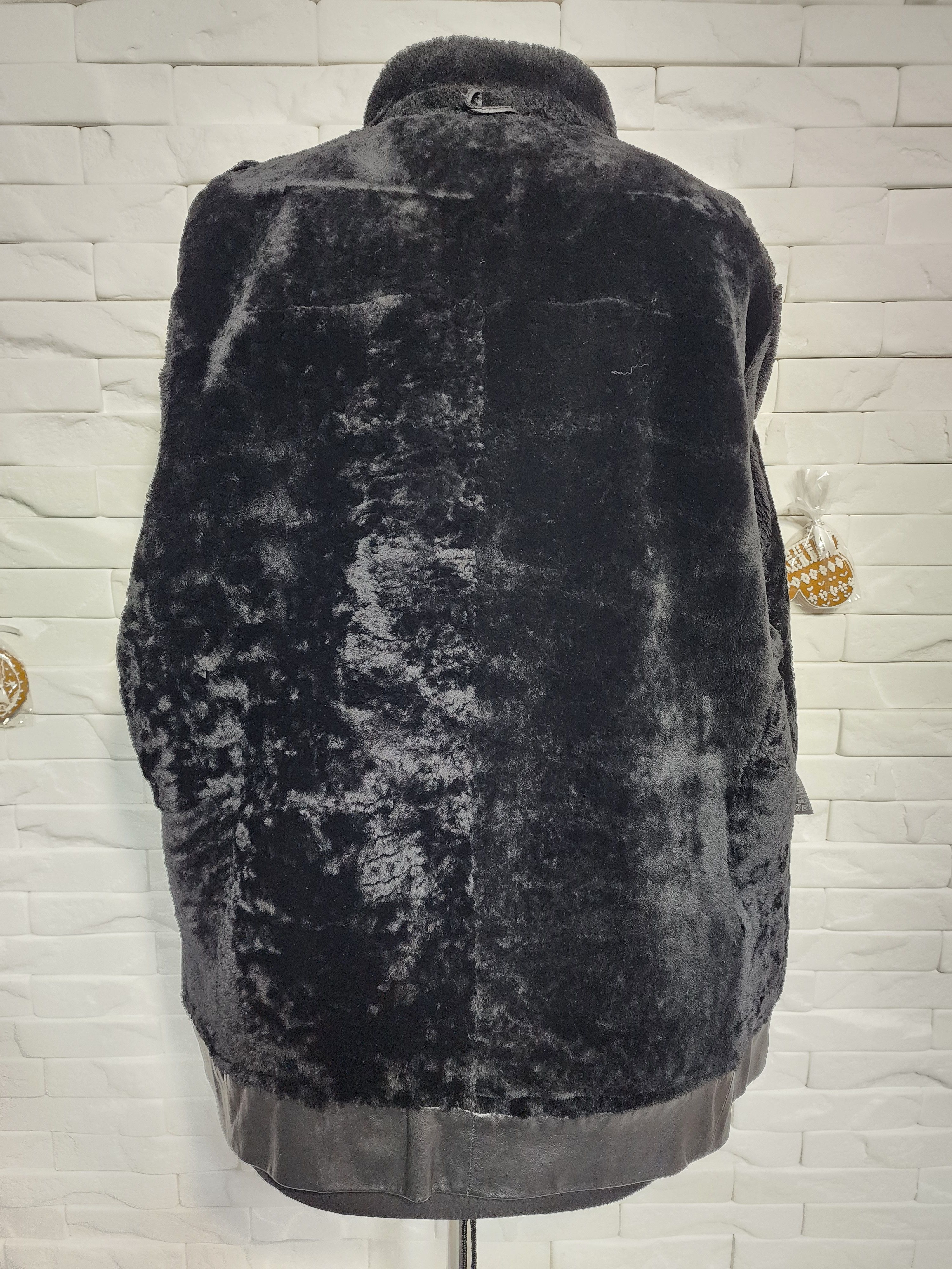 Furla Men's Black Sheepskin Coat: Warm Leather Jacket Size US L / EU 52-54 / 3 - 7 Thumbnail
