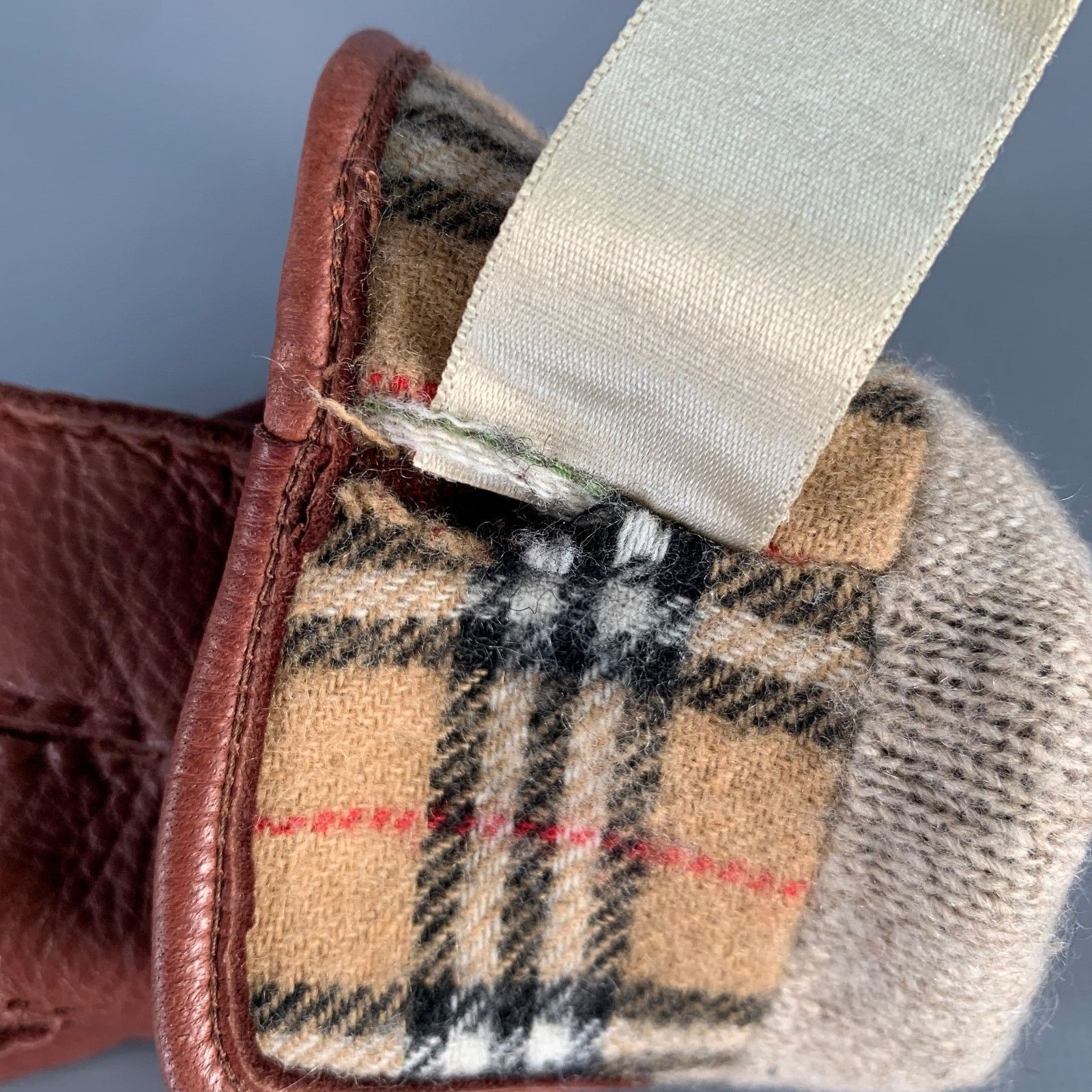 Burberry BURBERRY LONDON Size 9 Brown Gold Deerskin Leather Gloves Size ONE SIZE - 5 Thumbnail