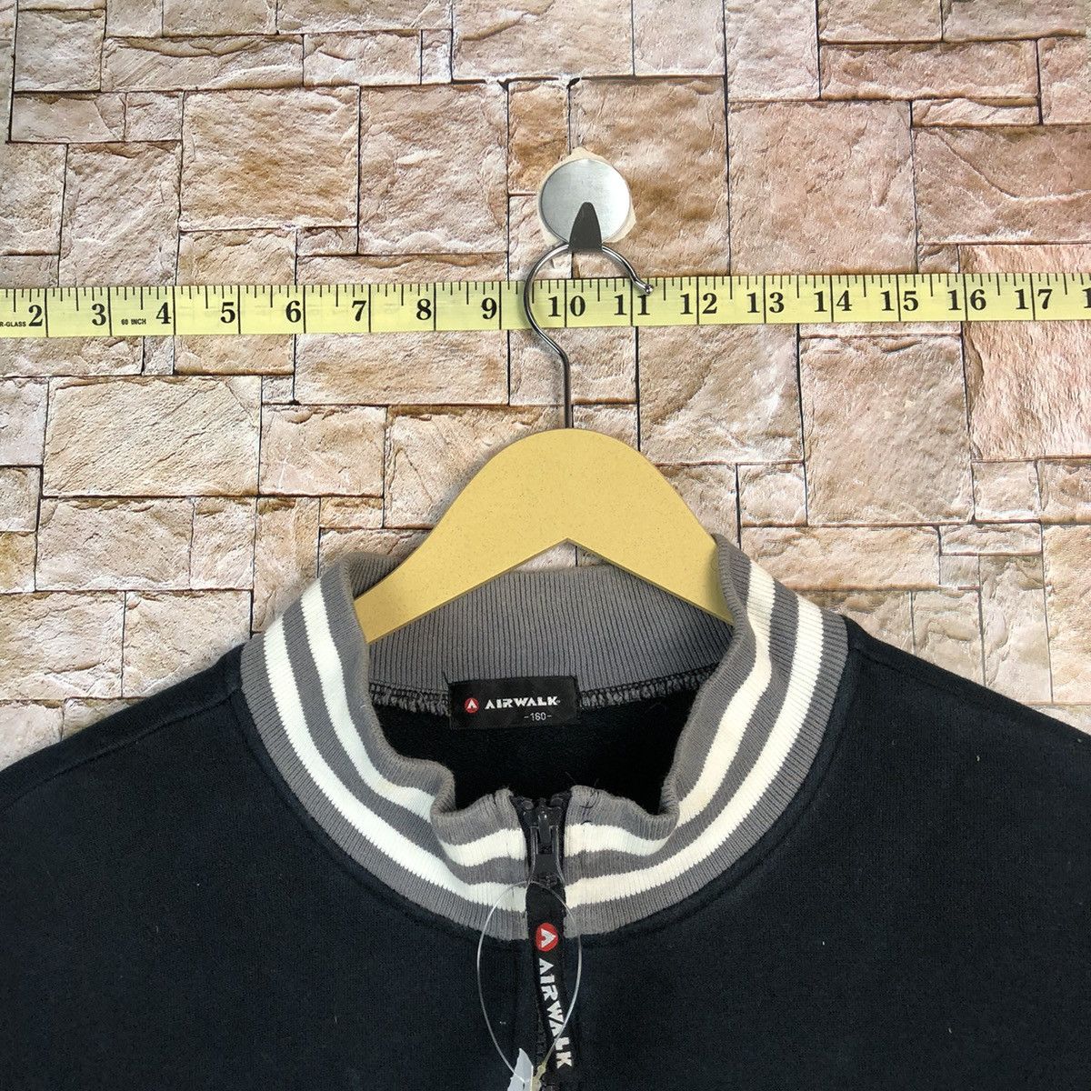 Airwalk Airwalk Black Zipper Sweatshirt sweater vintage #A500 Size US S / EU 44-46 / 1 - 4 Thumbnail