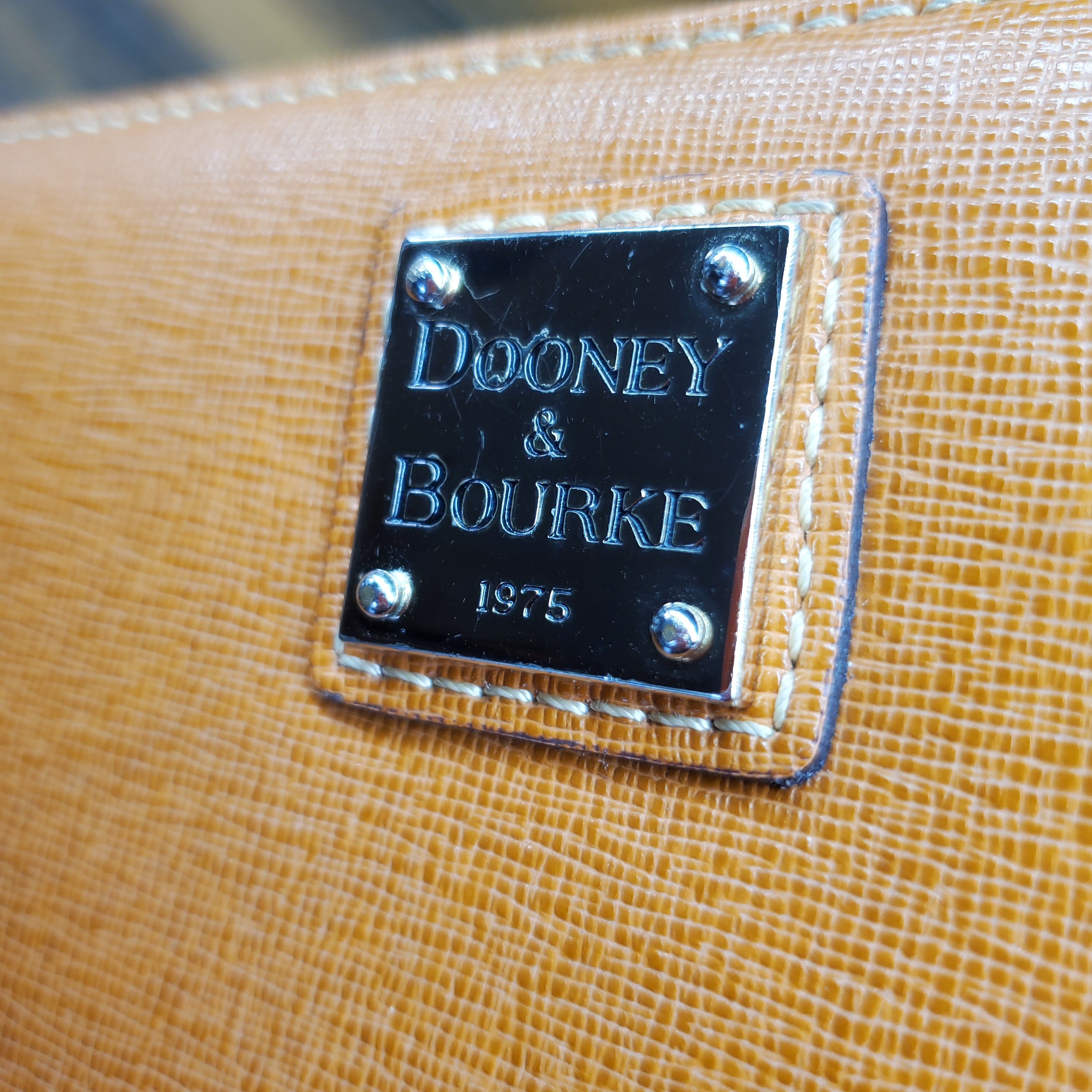 Dooney & Bourke Dooney & Bourke 8x4" Continental Wallet Brown Tan Zip Around Size ONE SIZE - 7 Thumbnail