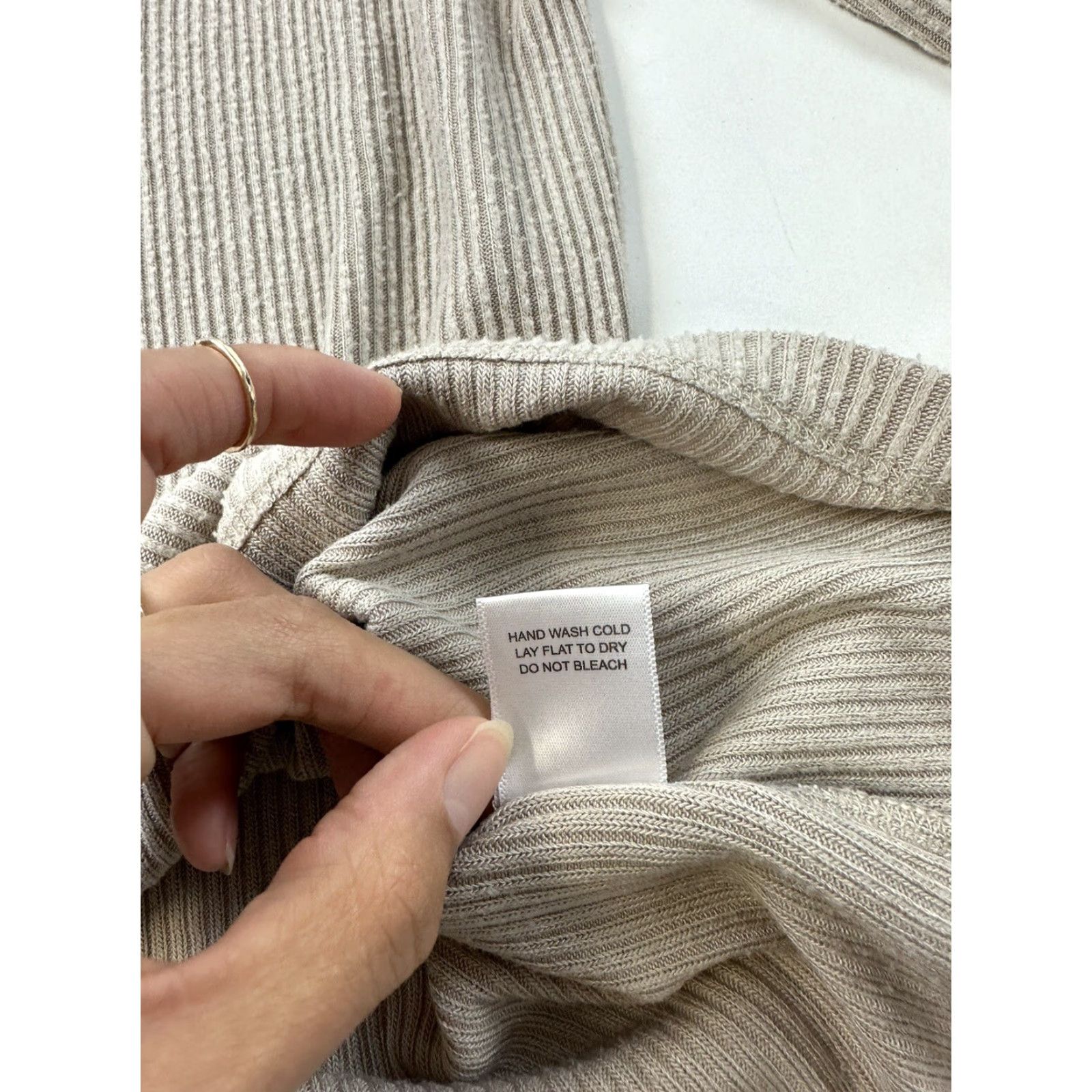 Vintage LNA Knit Top Women’s XS Beige Ribbed Keyhole Choker Neck Modal Blend Pullover Sweater Slim Long Sleeve Bardot Size XS / US 0-2 / IT 36-38 - 5 Thumbnail