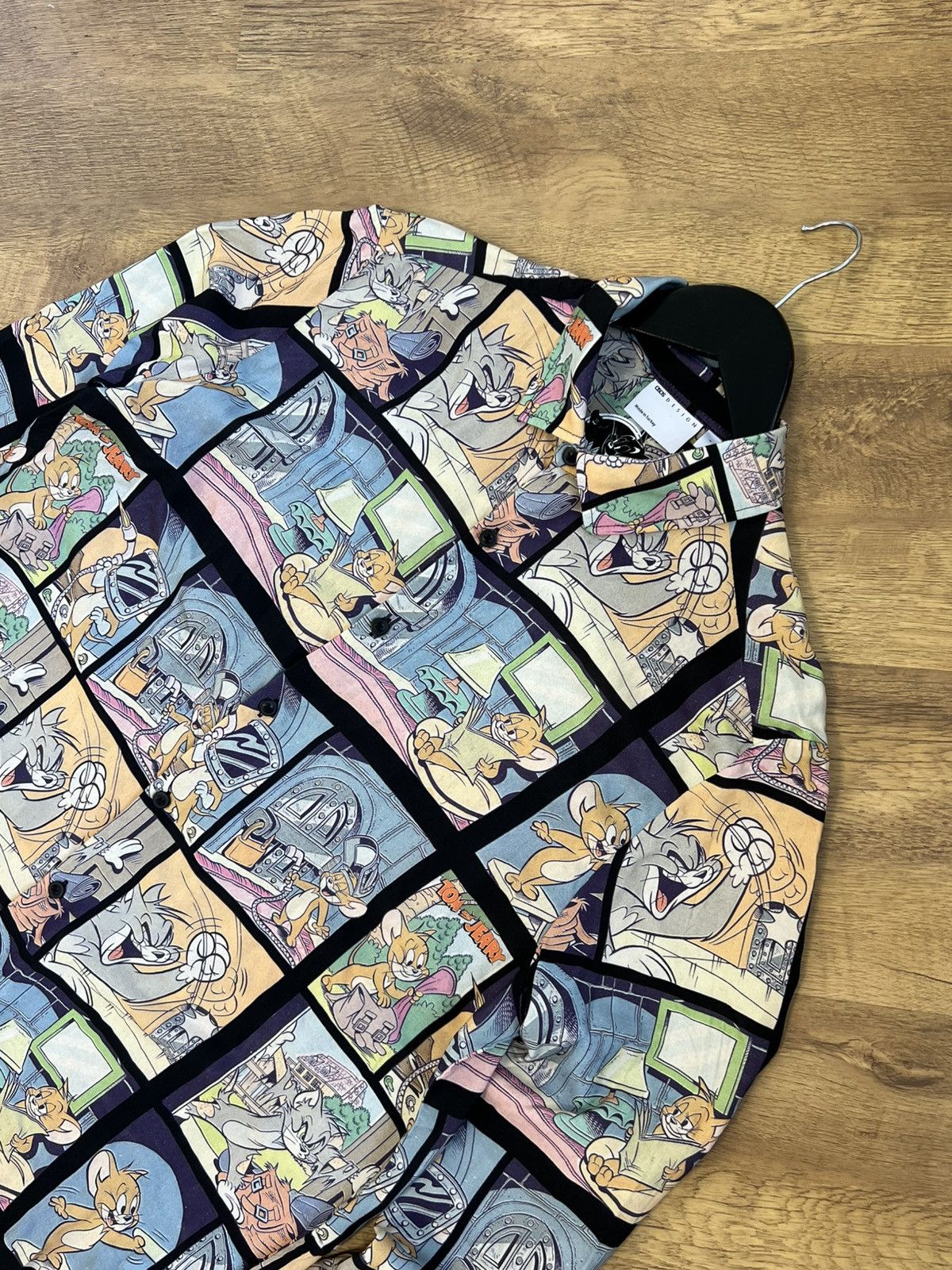 Asos Viscose Shirt with Tom & Jerry prints Size US M / EU 48-50 / 2 - 5 Thumbnail