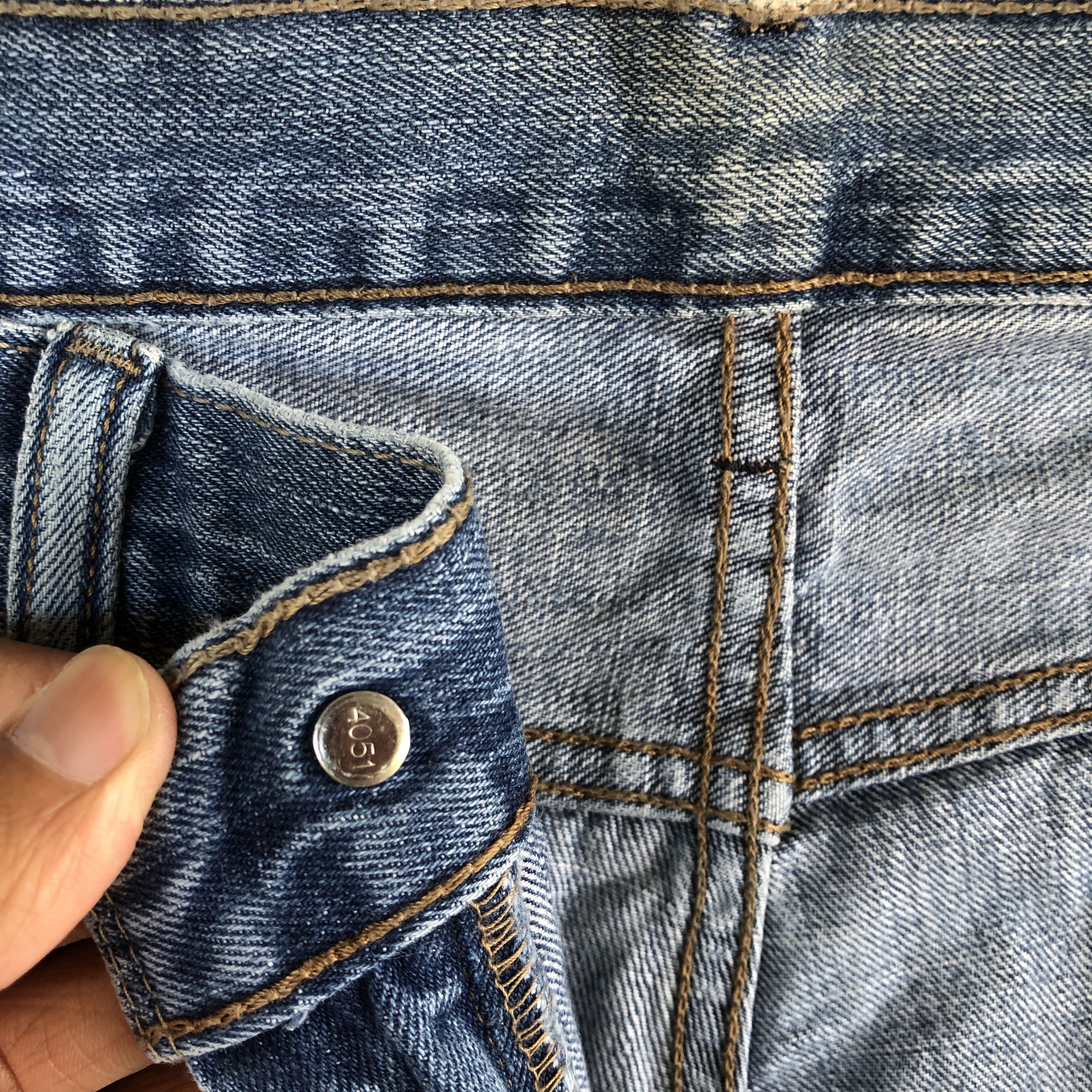 Levi's Vintage Levis 559 Baggy Jeans Levi's Faded Light Wash Denim Size US 40 / EU 56 - 8 Thumbnail