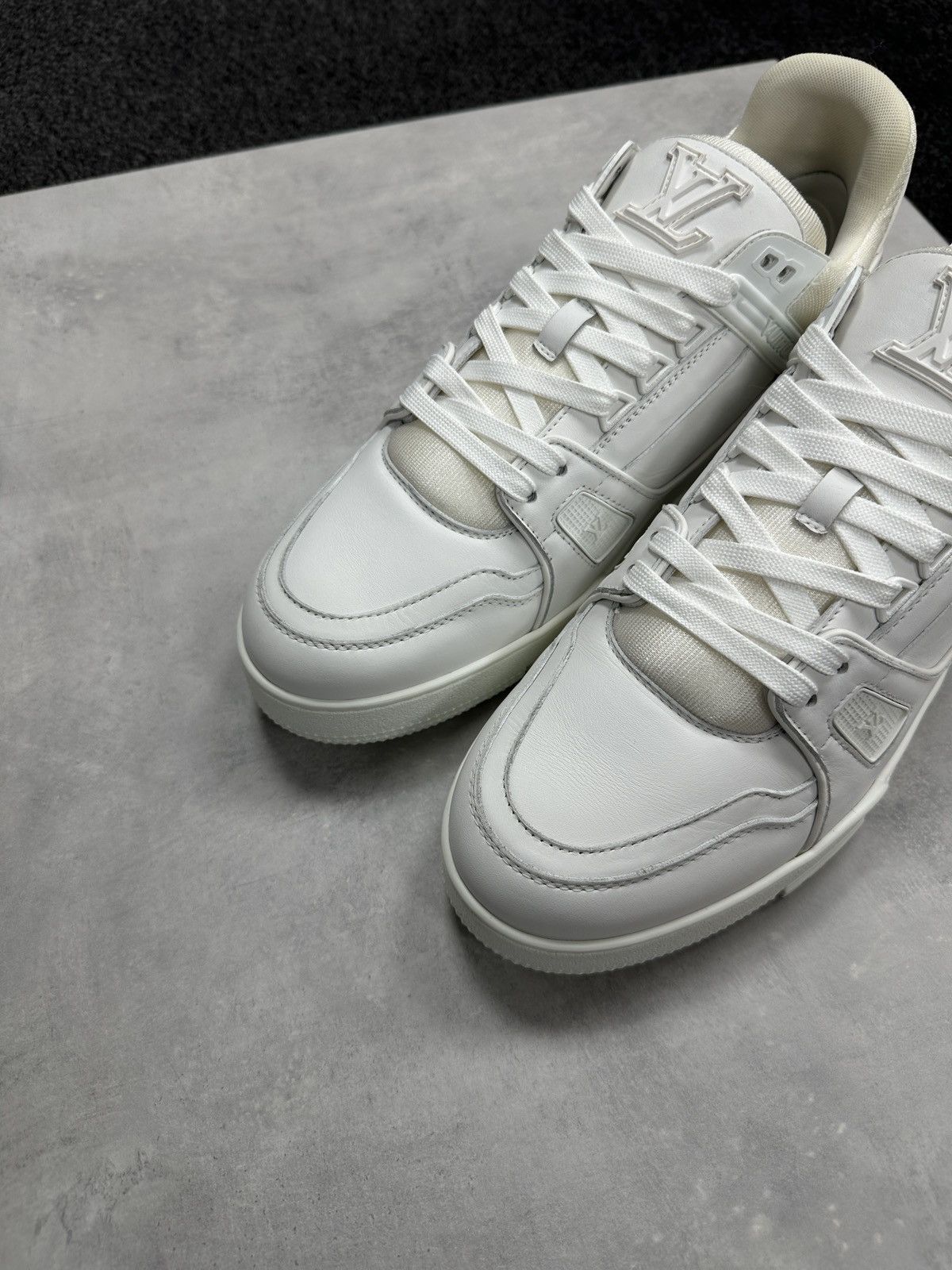 Louis Vuitton Louis Vuitton LV Leather Trainer White LV11 Size US 12 / EU 45 - 6 Thumbnail
