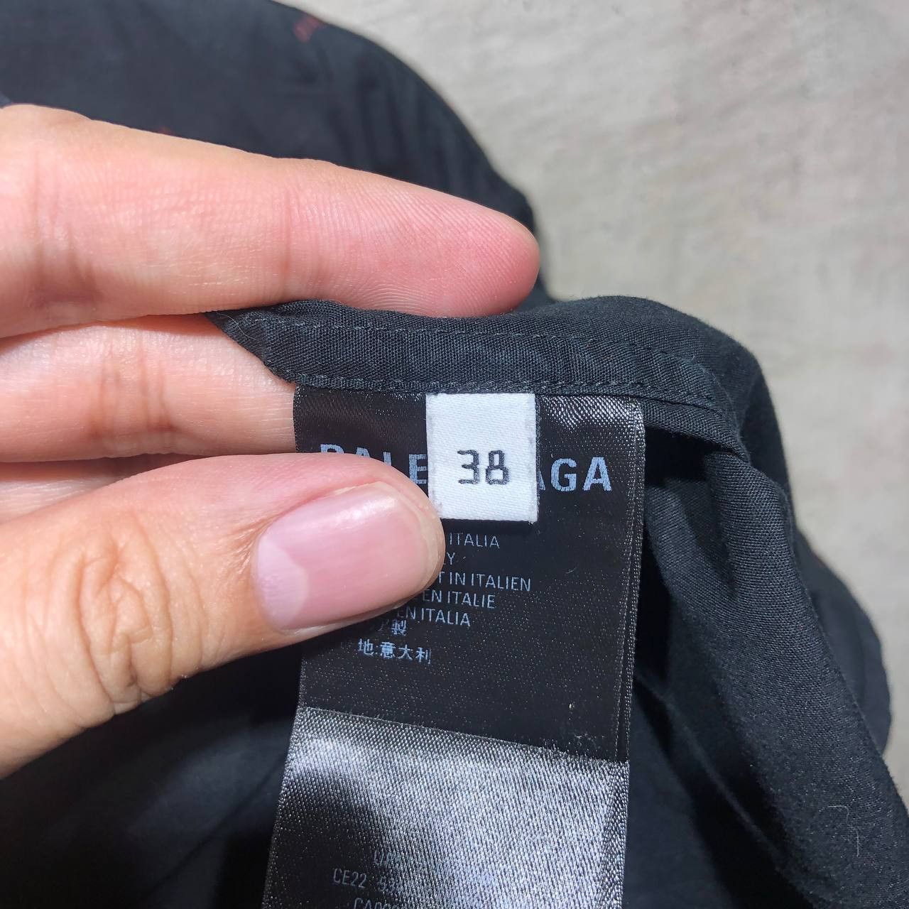 Balenciaga Balenciaga Logo all over print button down shirt Size US L / EU 52-54 / 3 - 9 Thumbnail