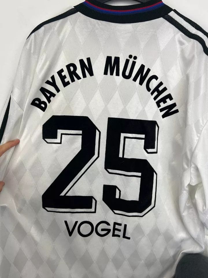 Adidas BAYERN MUNICH 1995 1996 AWAY #25 VOGEL size XXL FOOTBALL Size US XXL / EU 58 / 5 - 7 Thumbnail