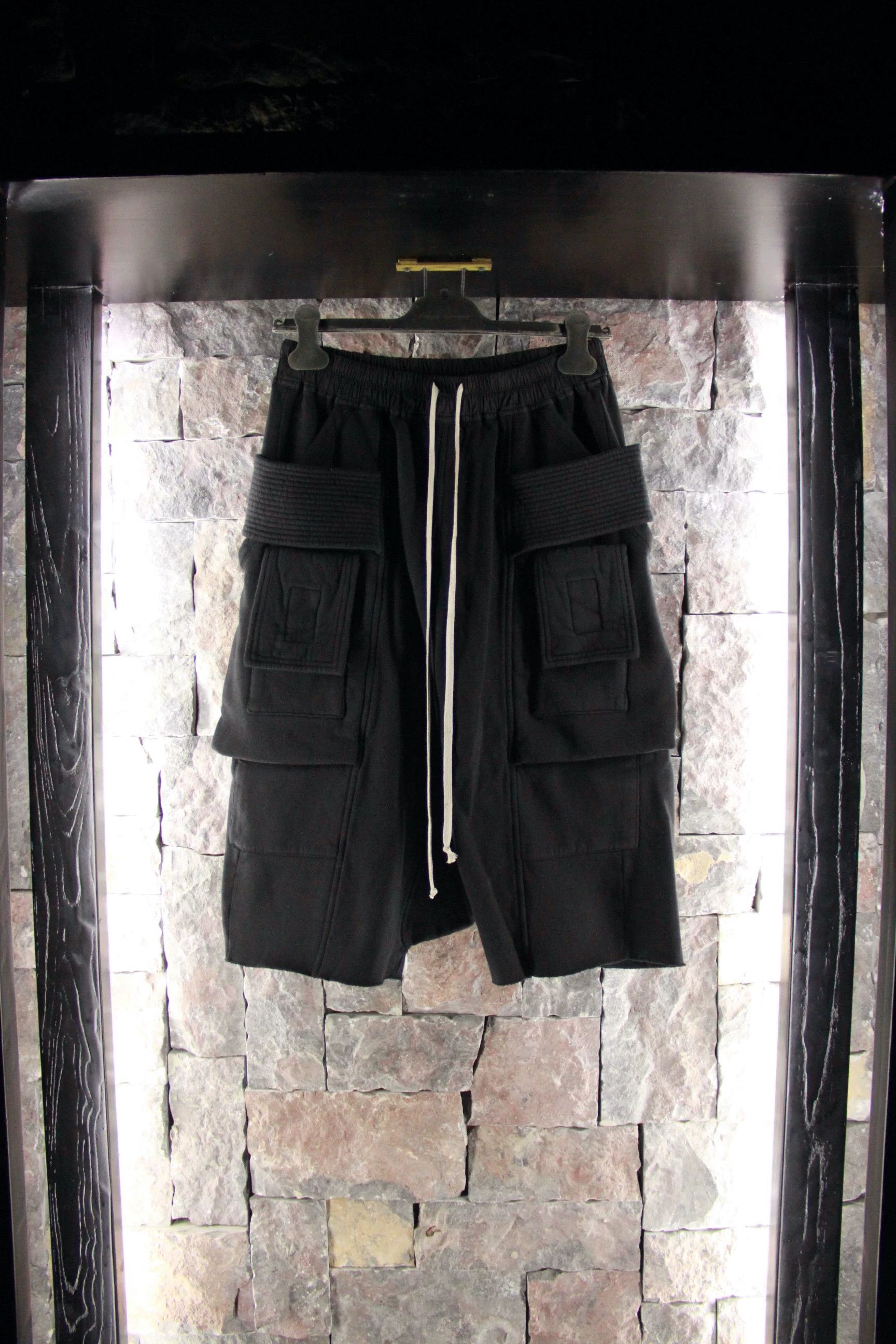 Rick Owens Rick Owens Black Shorts Men 32 Size US 32 / EU 48 - 1 Thumbnail